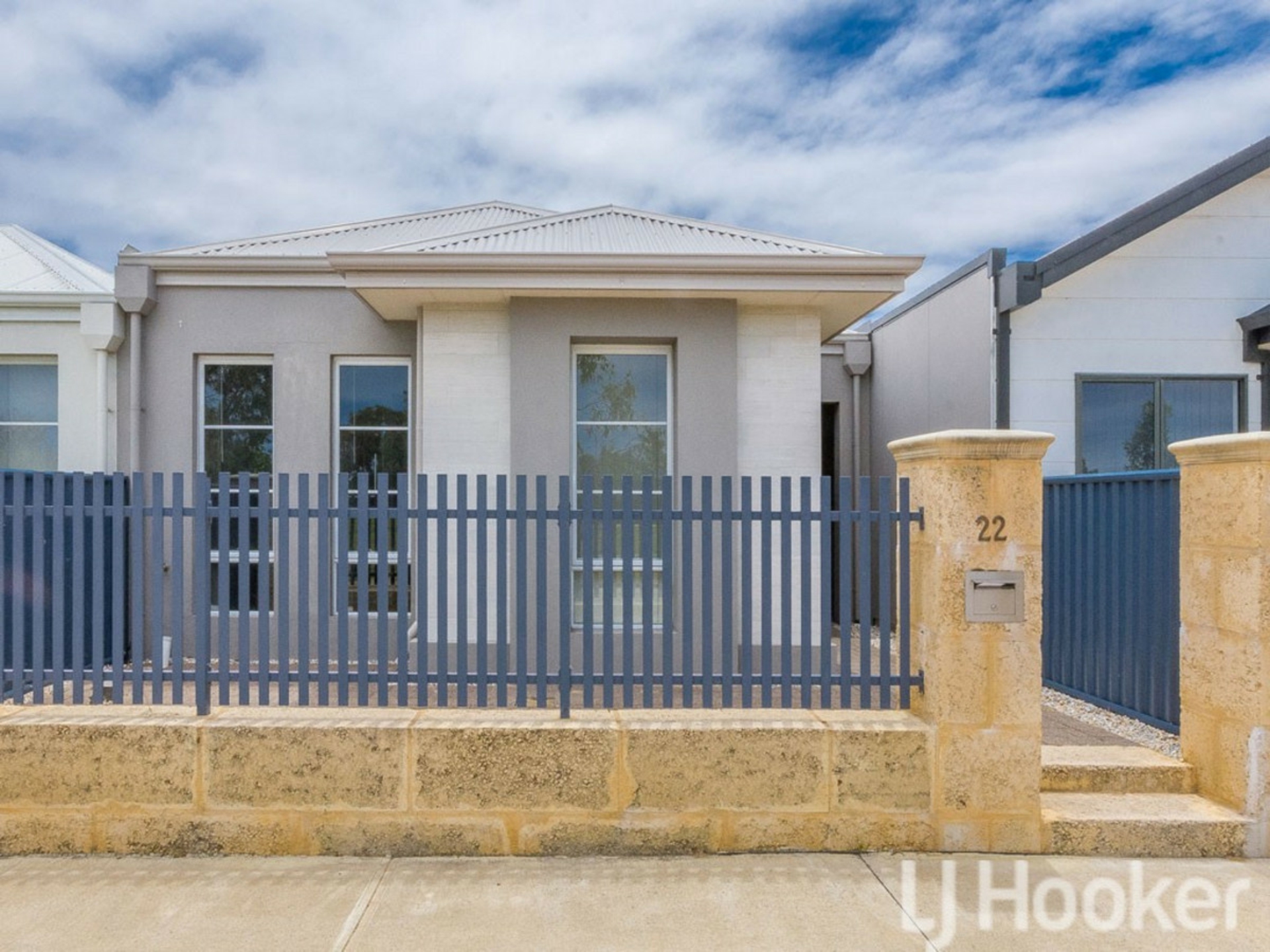 22 Altham Grove — photo 18 of 23