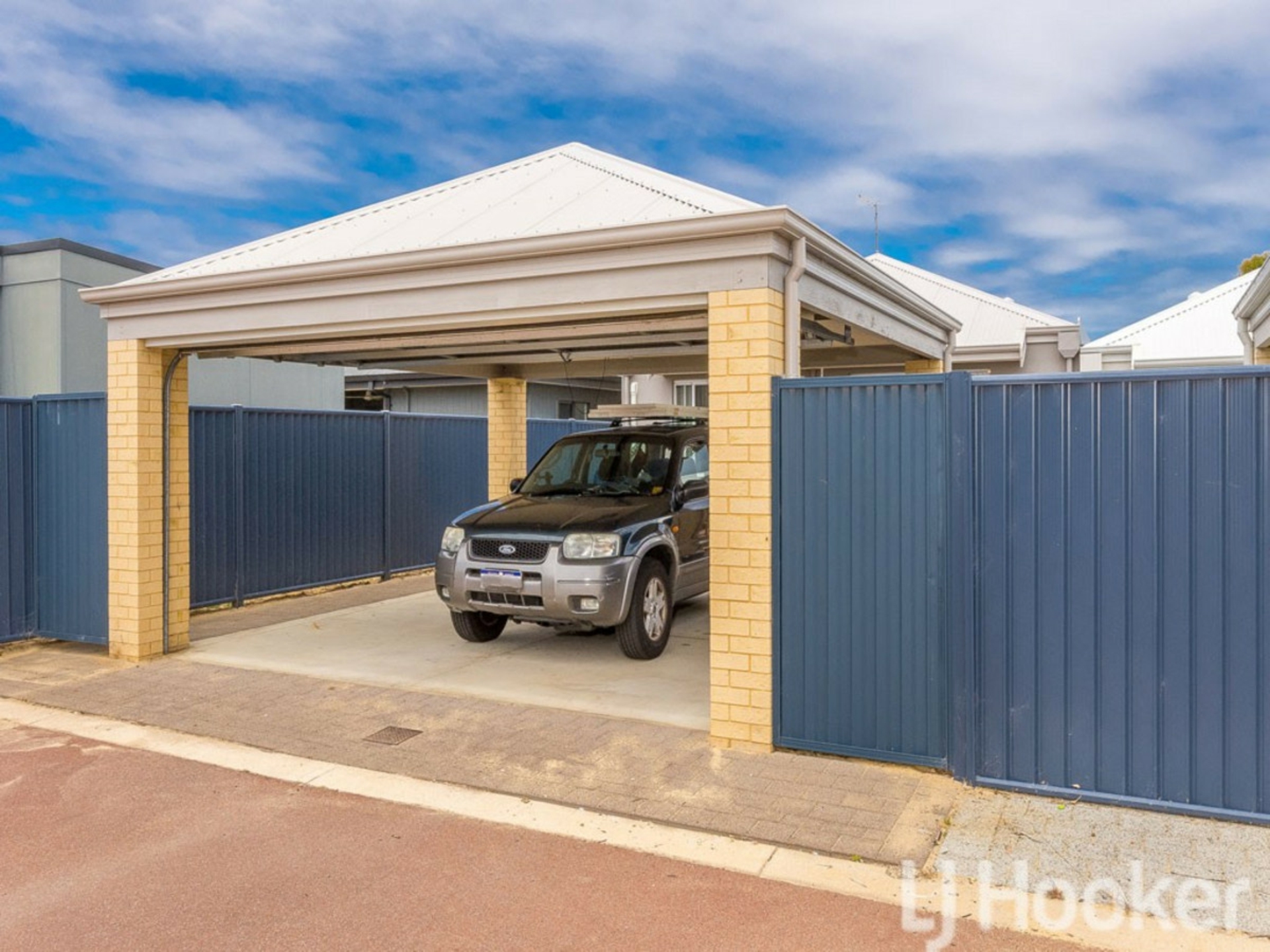 22 Altham Grove — photo 21 of 23
