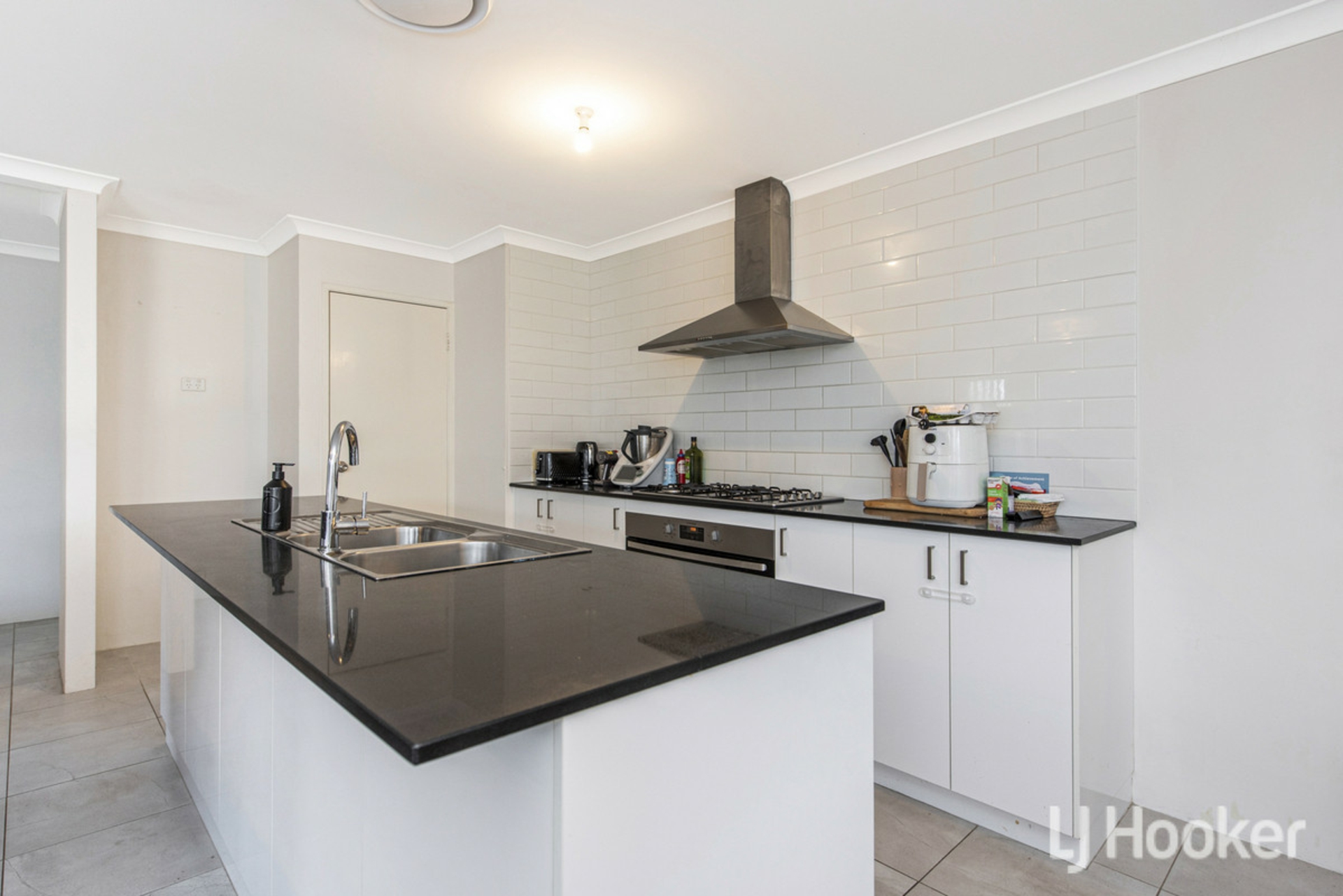 14 Langley Street — photo 8 of 24