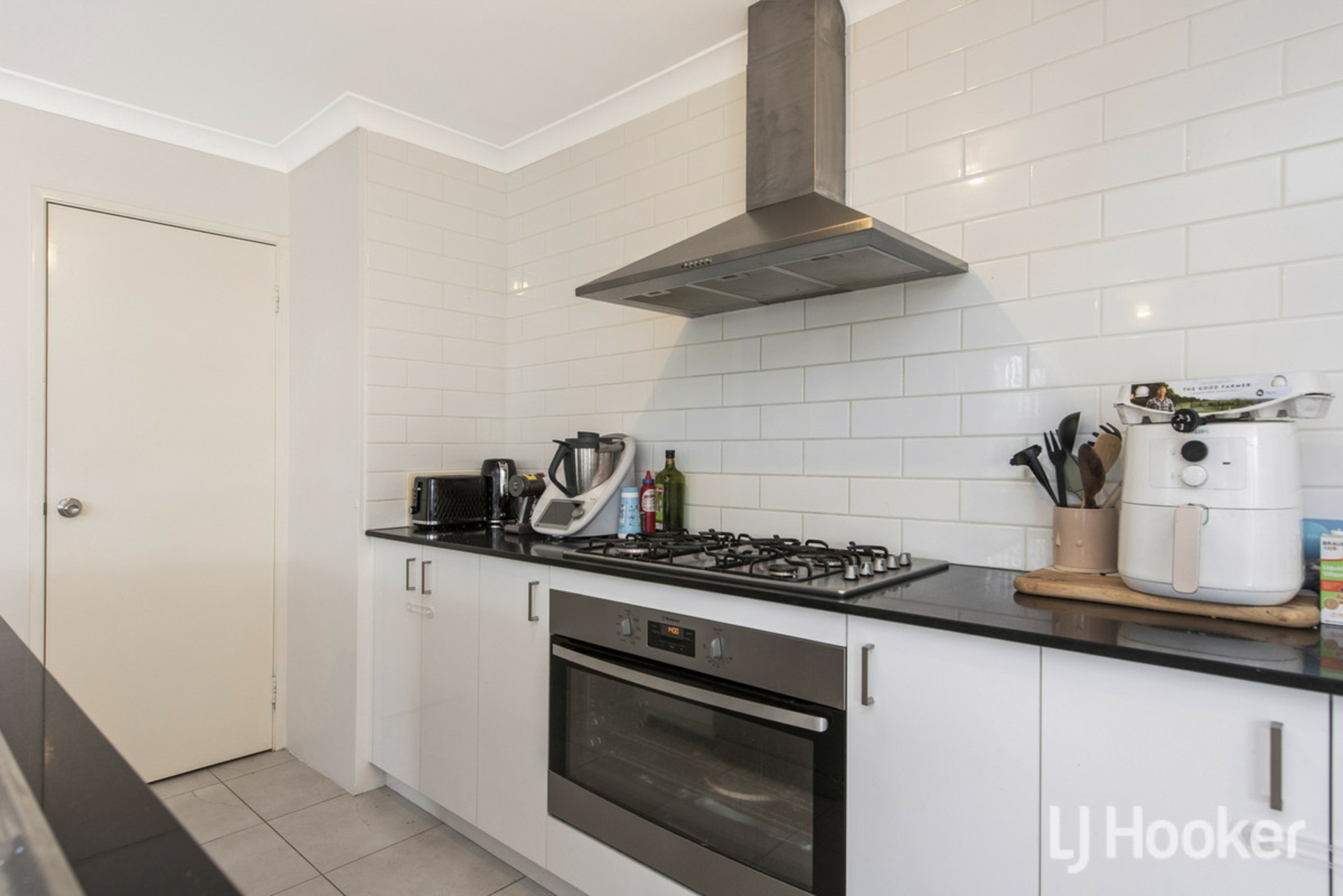 14 Langley Street — photo 10 of 24