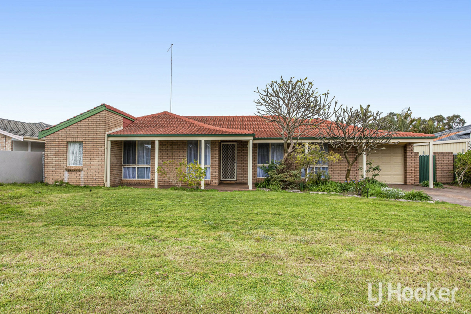 8 Sandalwood Parade — photo from LJ Hooker Mandurah