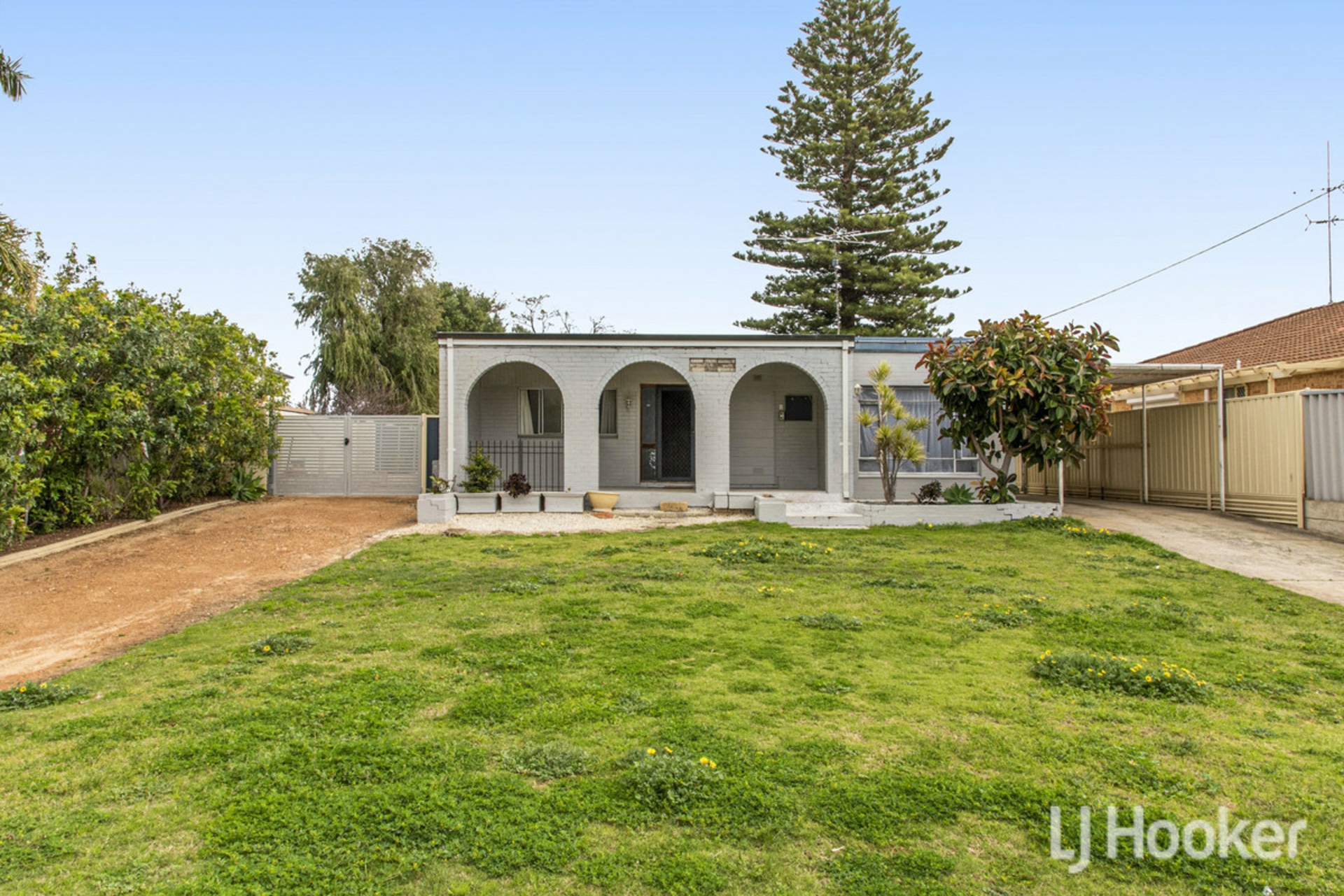 11 Challenger Road — photo from LJ Hooker Mandurah