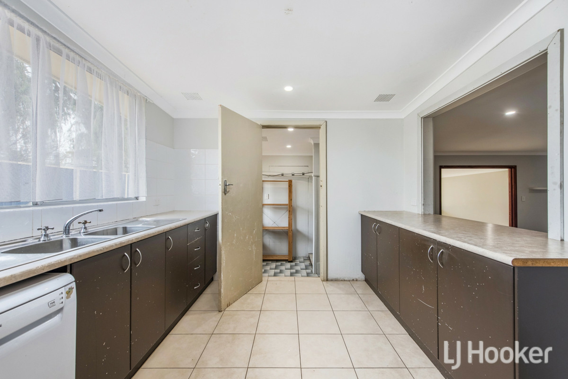 11 Challenger Road — photo 5 of 26