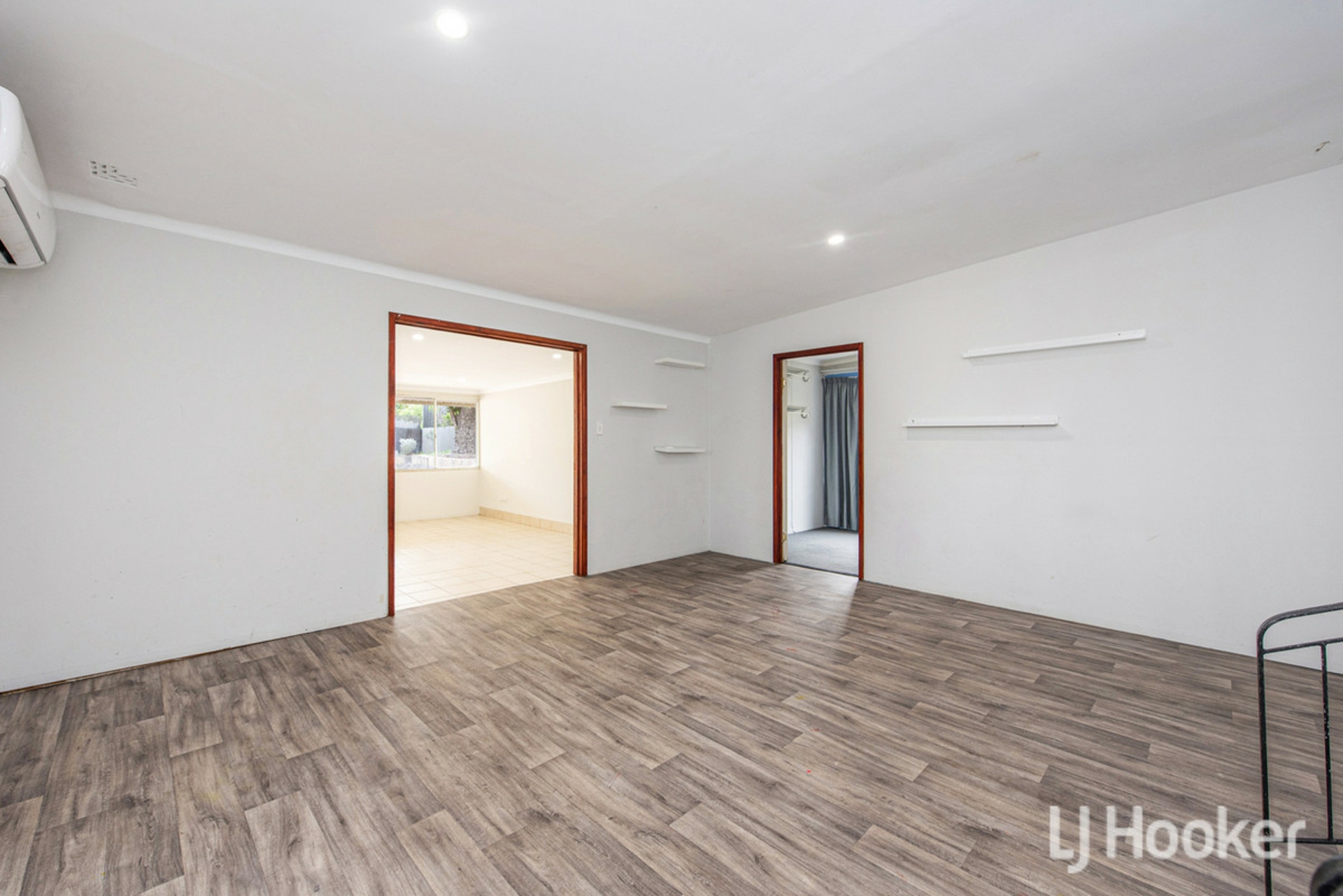 11 Challenger Road — photo 7 of 26