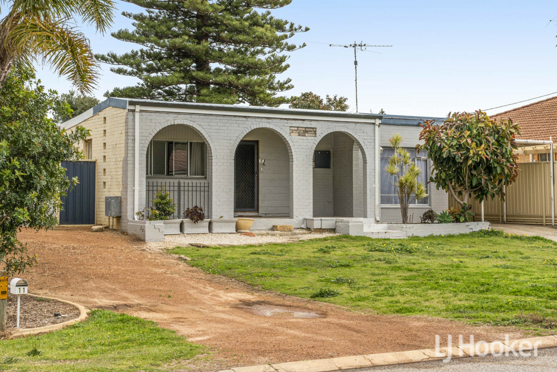 11 Challenger Road — photo 25 of 26