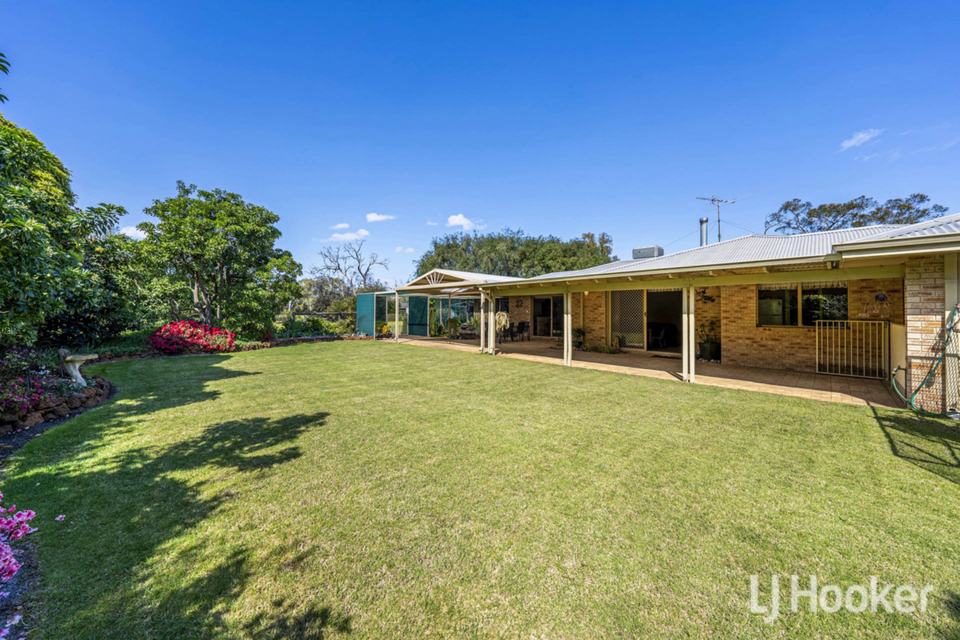 403 Mulga Drive — photo 13 of 30