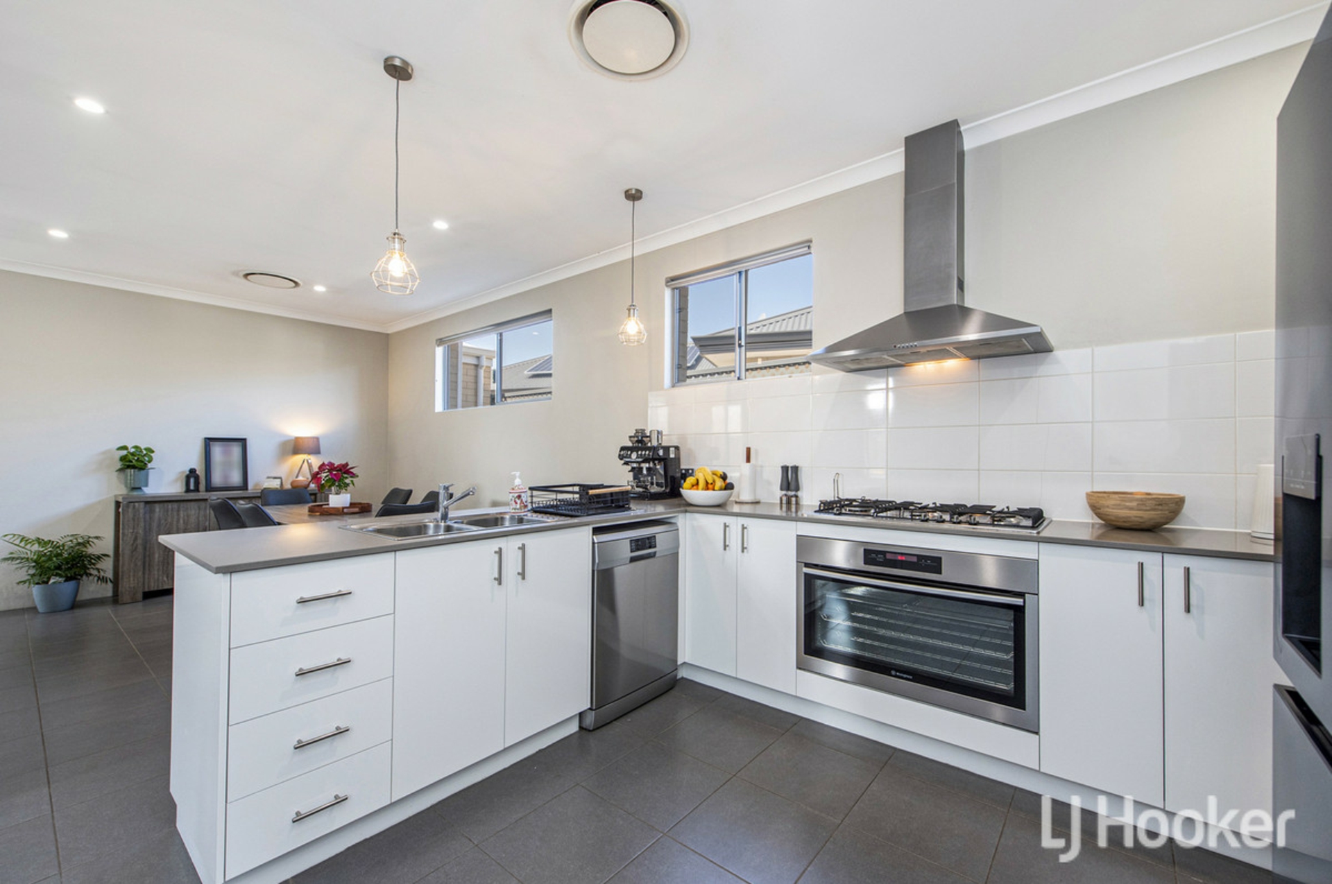 12 Bradley Street — photo 5 of 30