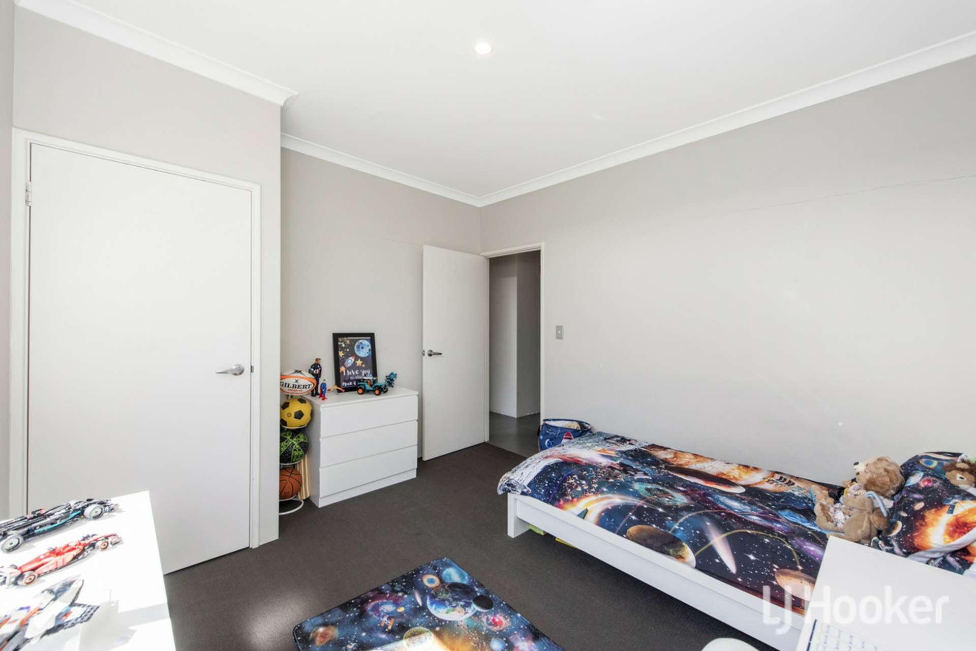 12 Bradley Street — photo 17 of 30