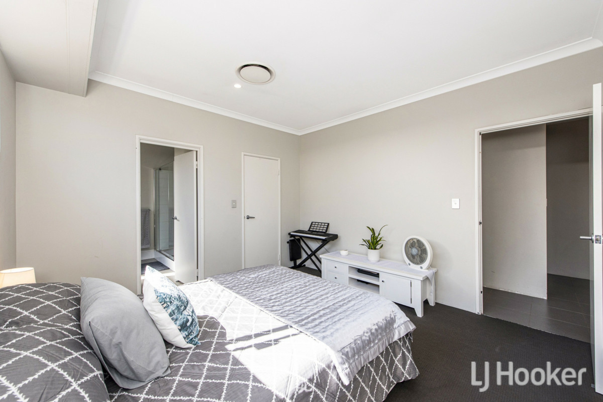 12 Bradley Street — photo 19 of 30