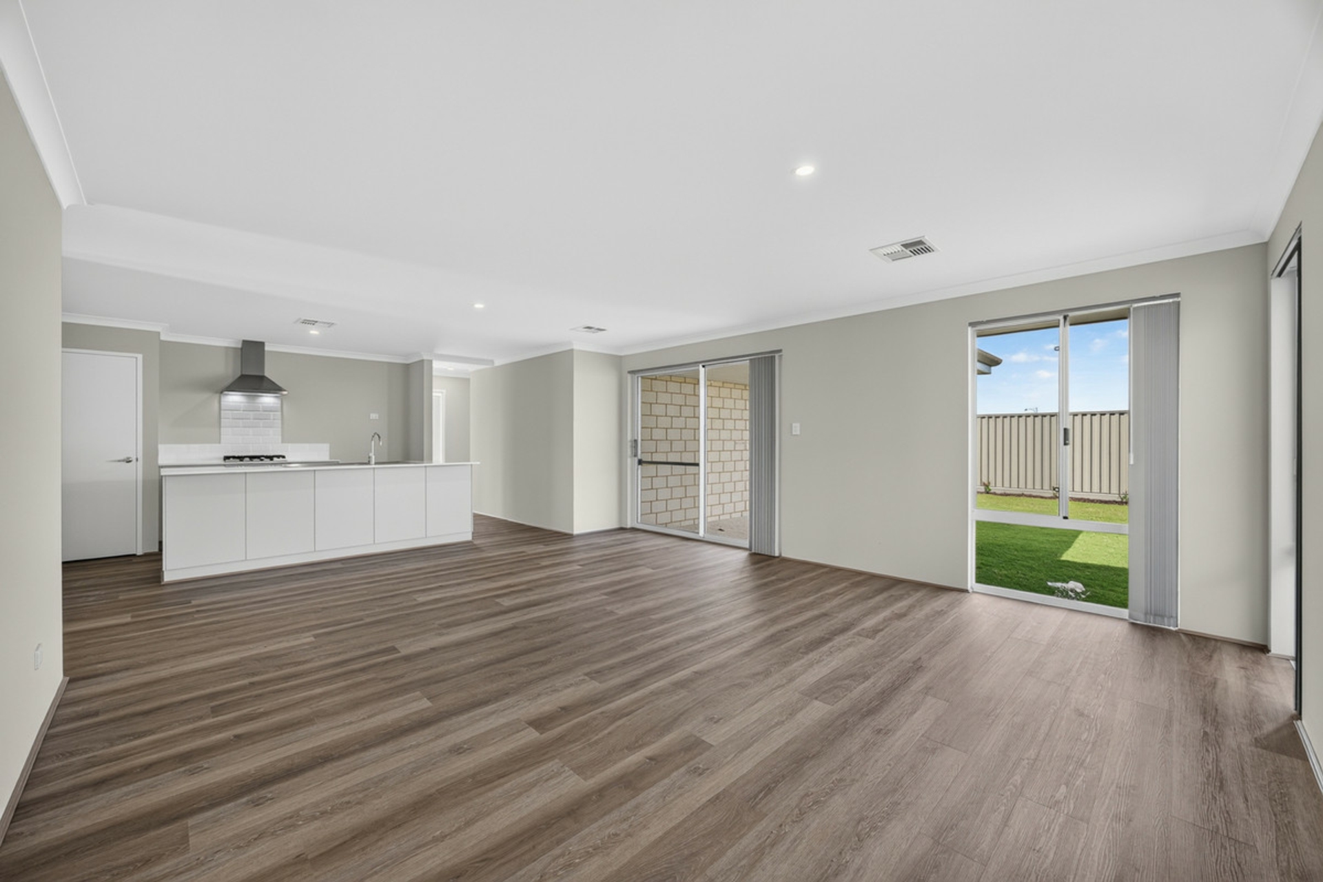 19 Rosewood Avenue — photo 2 of 18