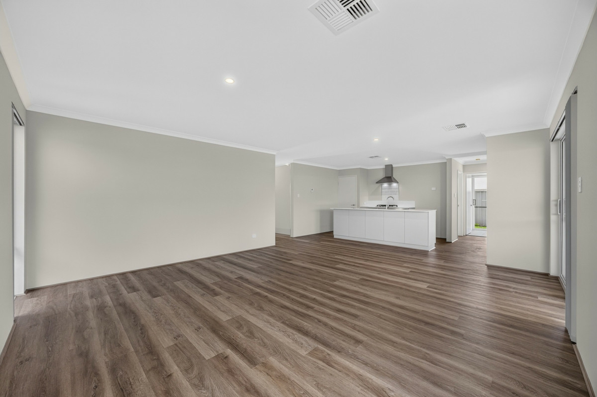 19 Rosewood Avenue — photo 3 of 18