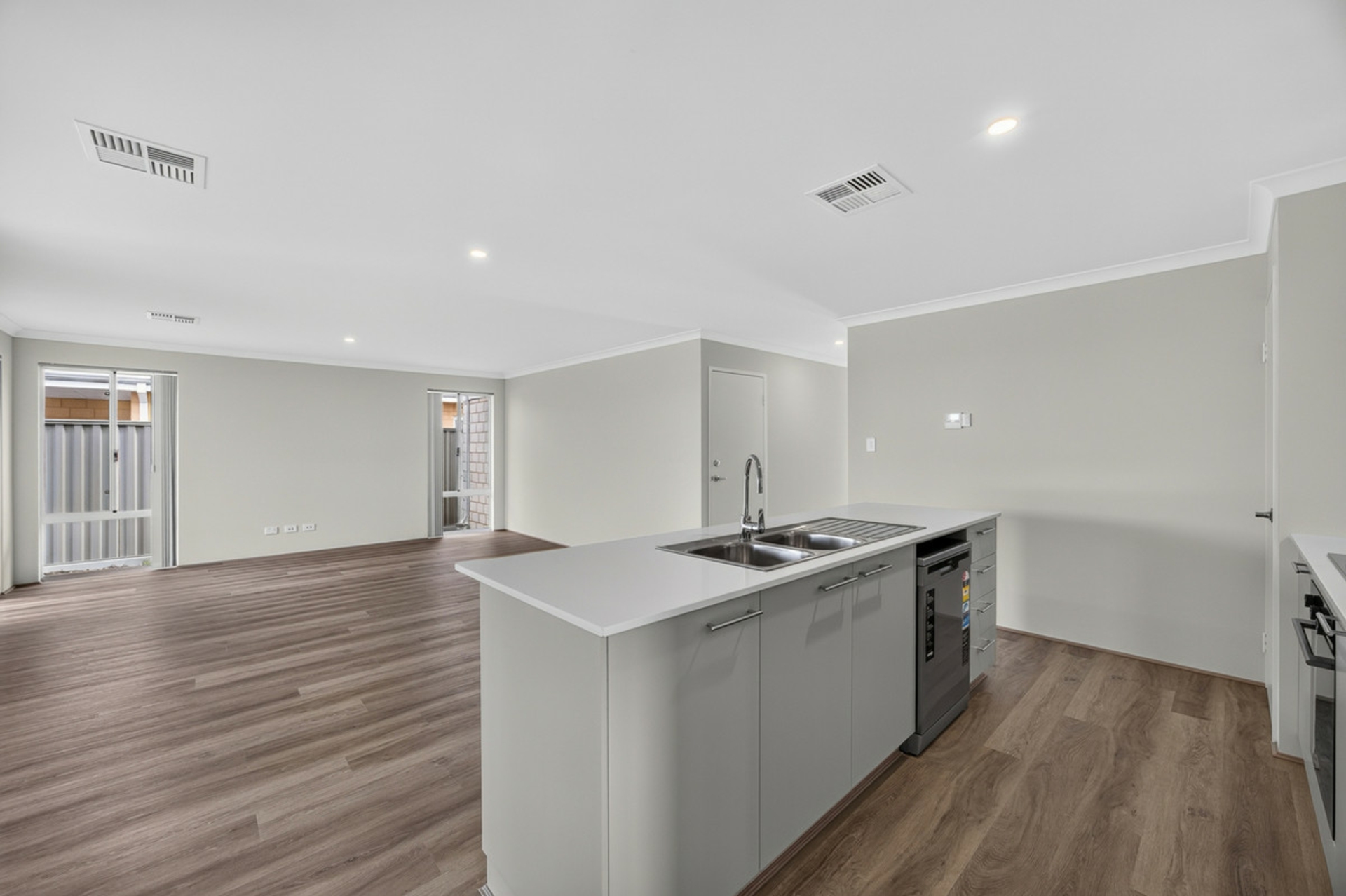 19 Rosewood Avenue — photo 6 of 18