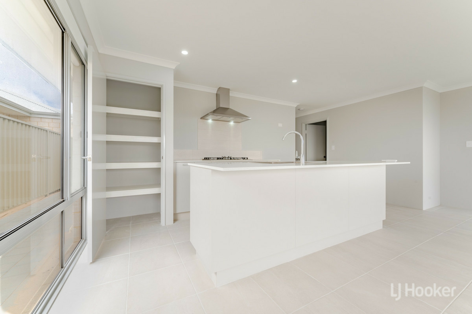 12 Arno Way — photo 9 of 12