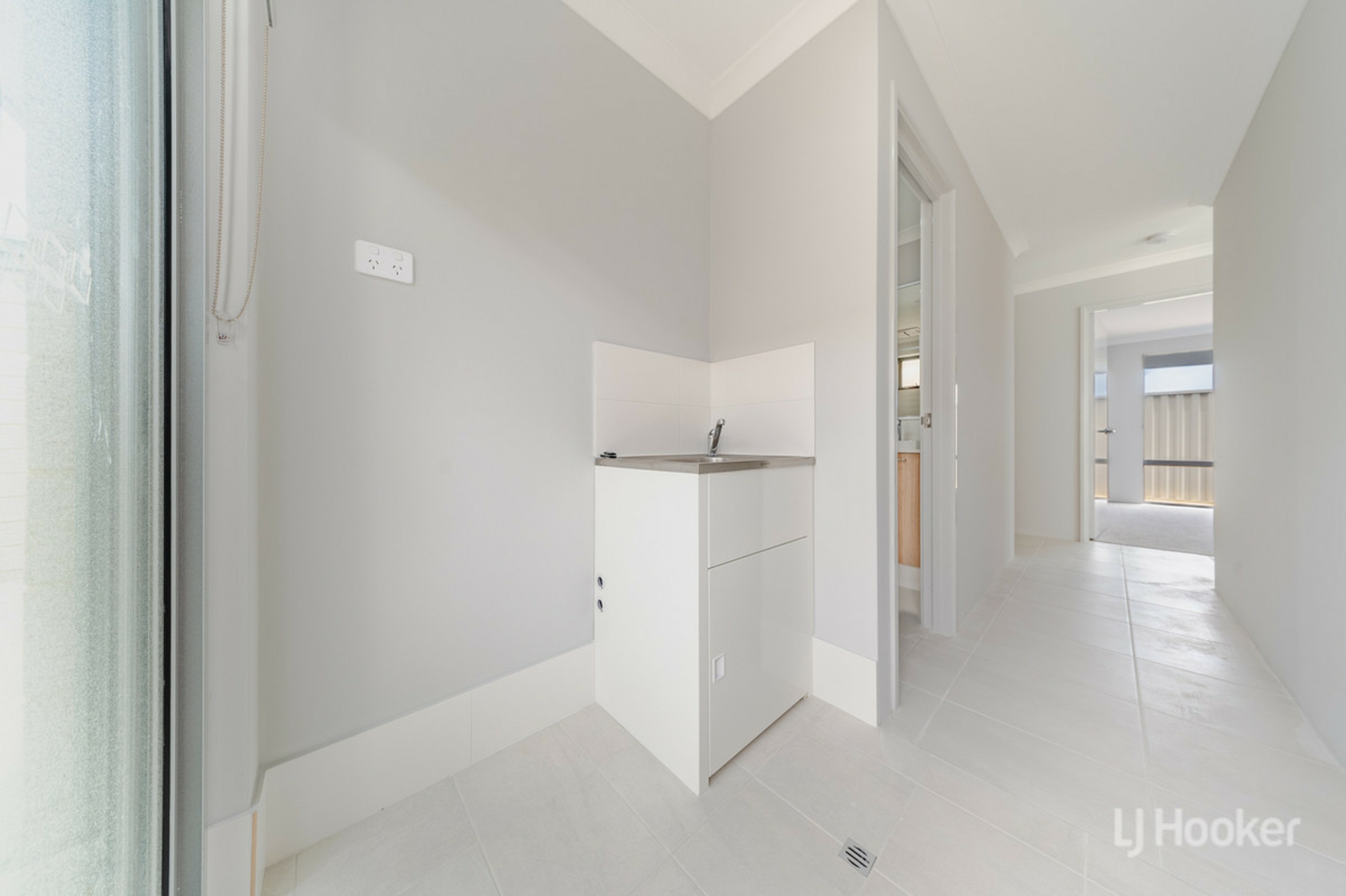 12 Arno Way — photo 11 of 12