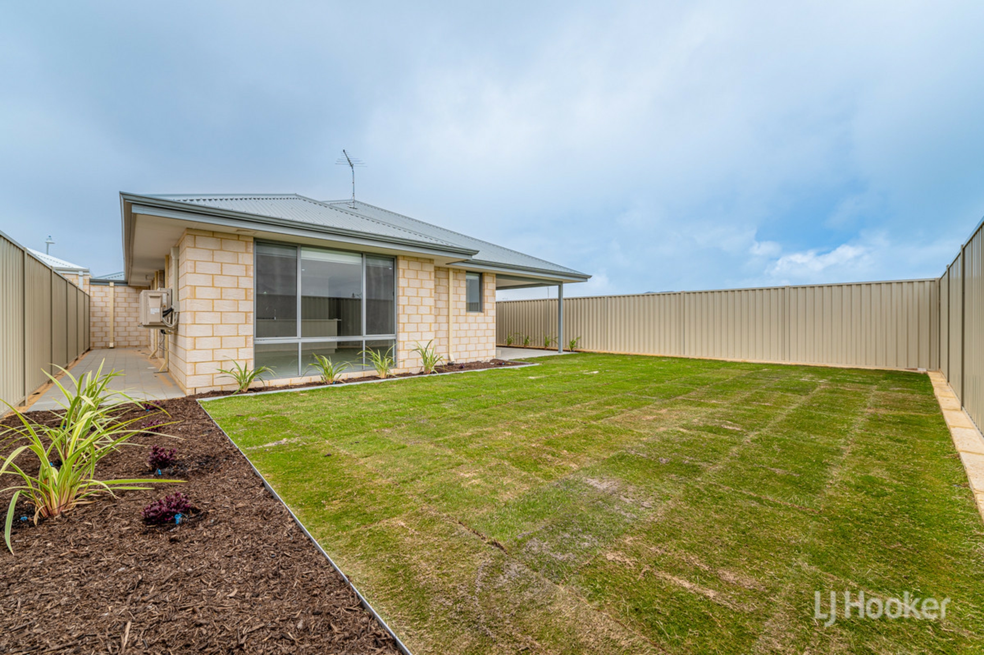 12 Arno Way — photo 12 of 12