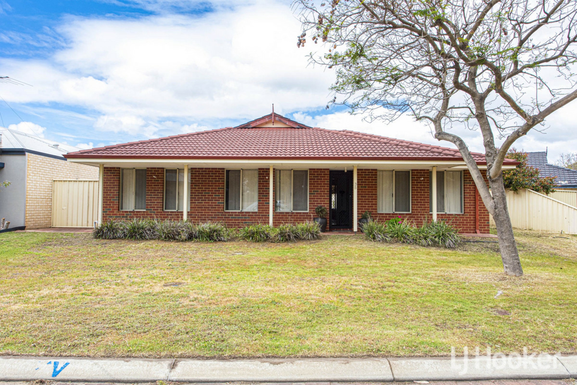 35 Guillardon Terrace — photo from LJ Hooker Mandurah