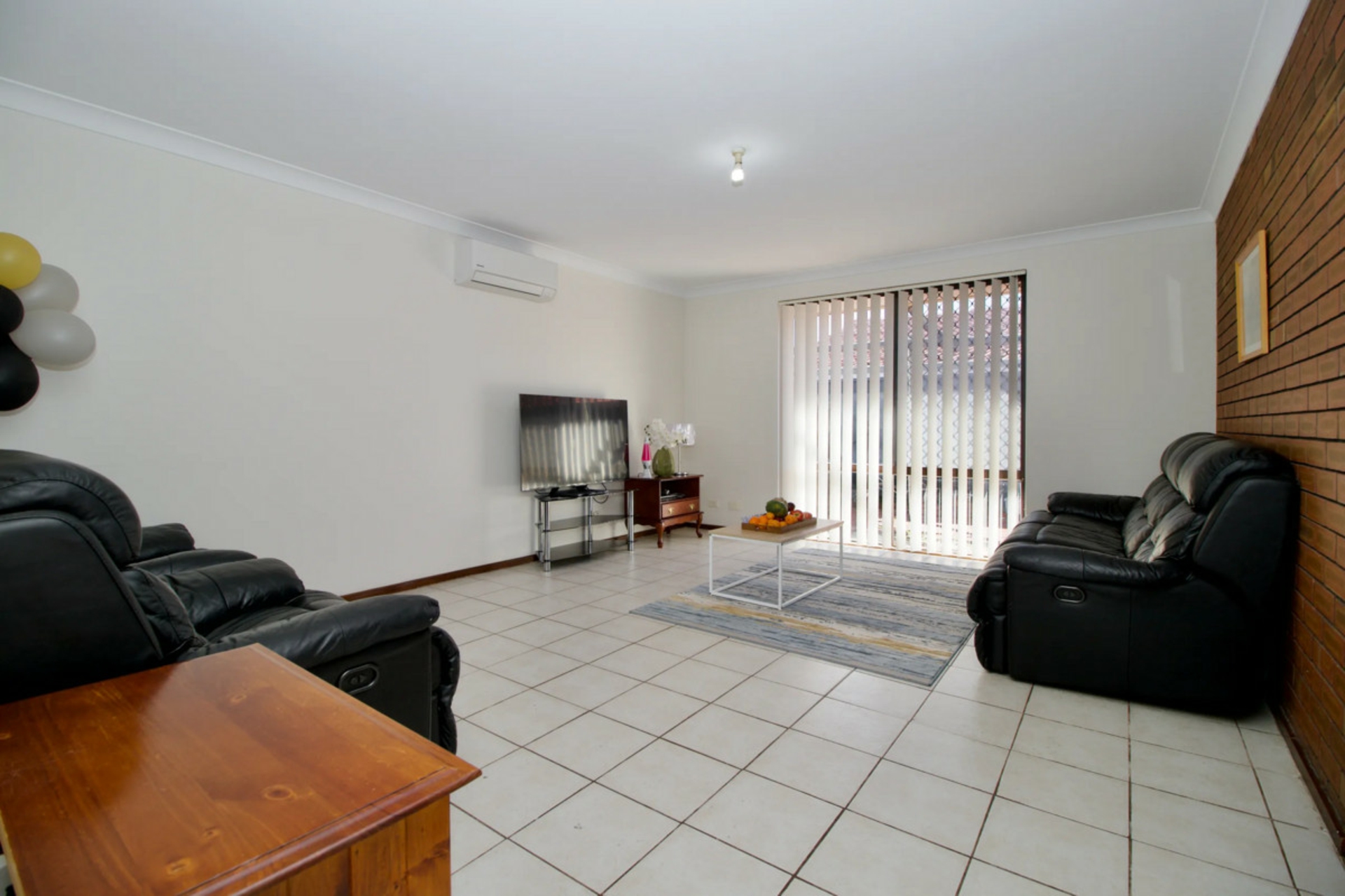 36 Cambridge Crescent — photo 3 of 12