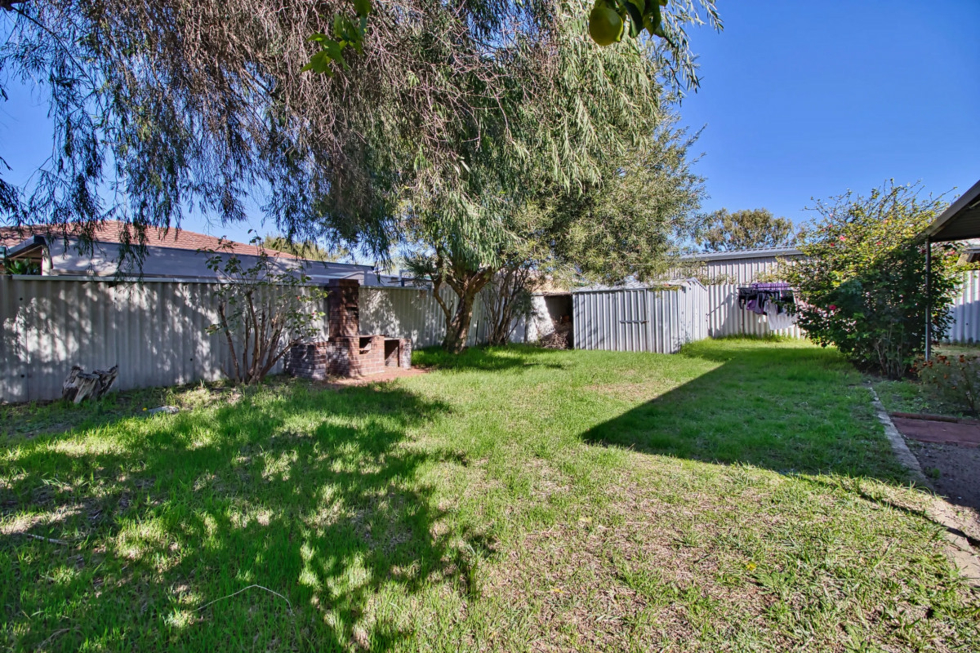36 Cambridge Crescent — photo 11 of 12