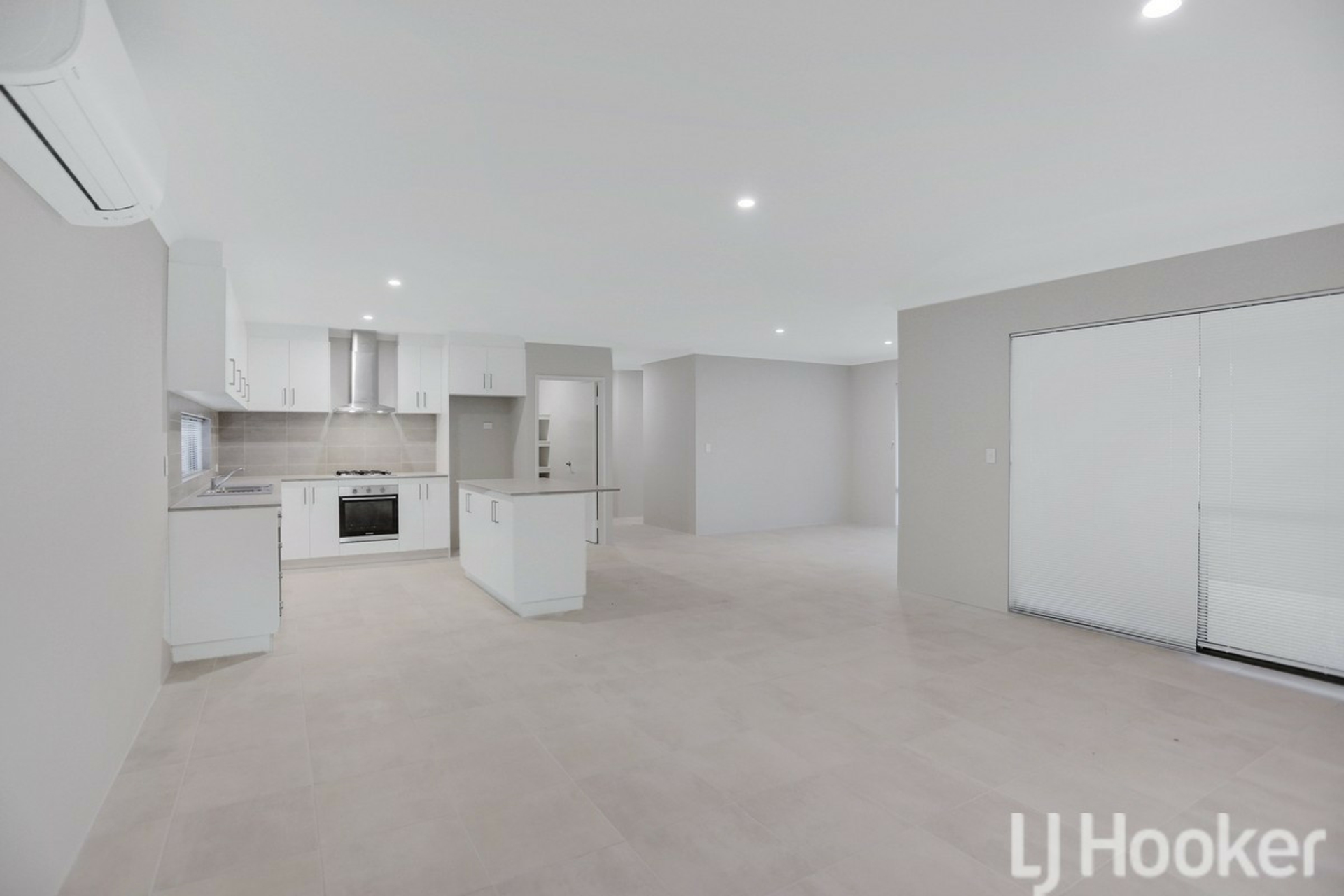 61 Dandaragan Drive — photo 2 of 13