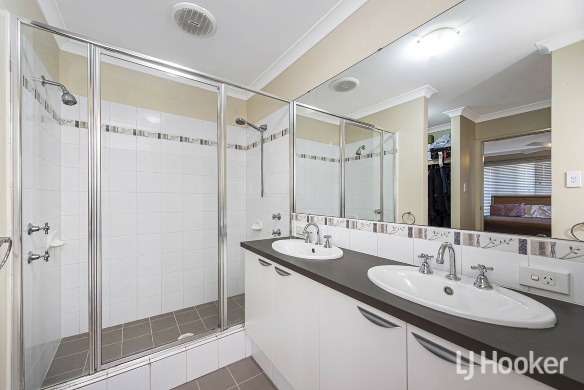 5 Marsdenia Road — photo 4 of 19