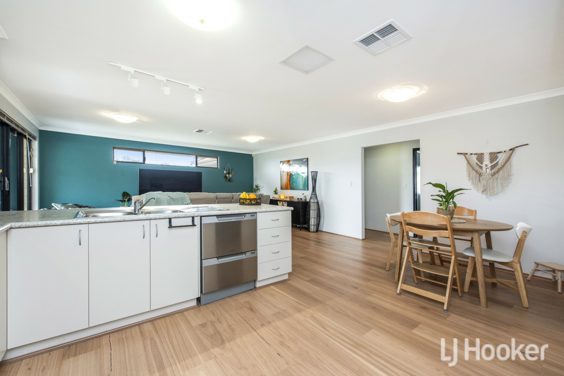 20 Wayside Court — photo 14 of 30