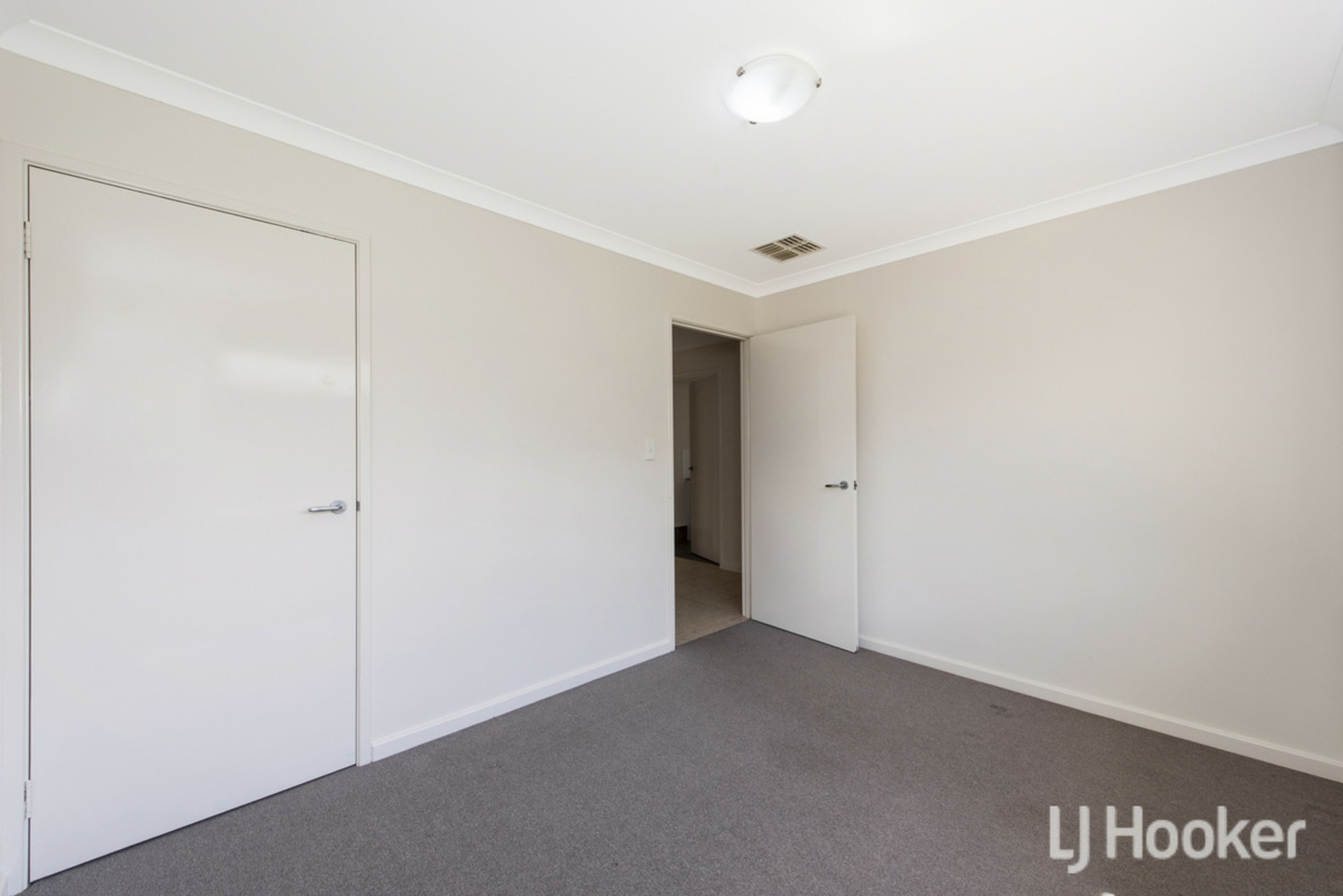 70 Chatsworth Drive — photo 4 of 27