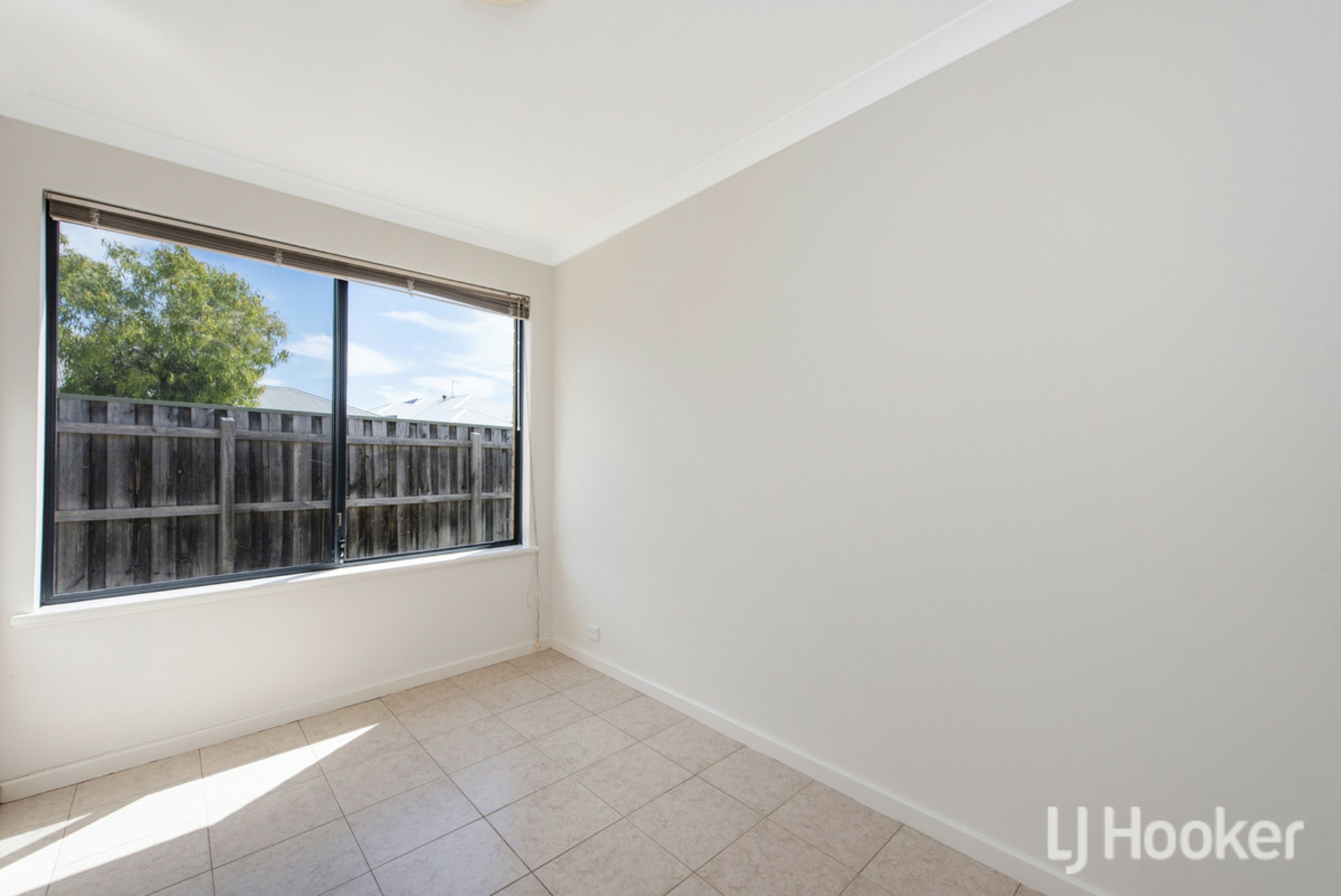 70 Chatsworth Drive — photo 8 of 27