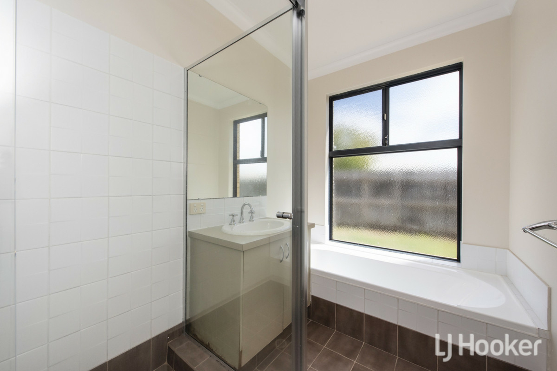 70 Chatsworth Drive — photo 15 of 27