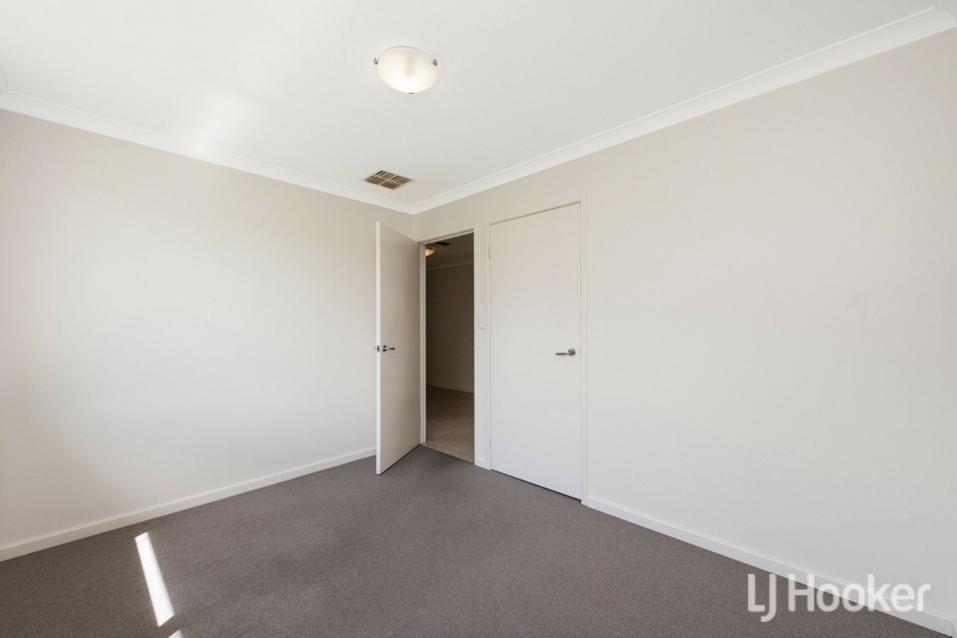 70 Chatsworth Drive — photo 21 of 27