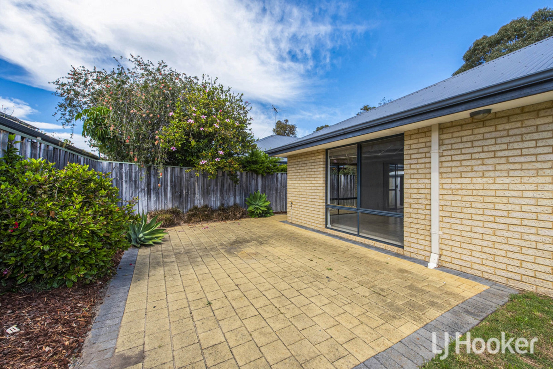 70 Chatsworth Drive — photo 25 of 27