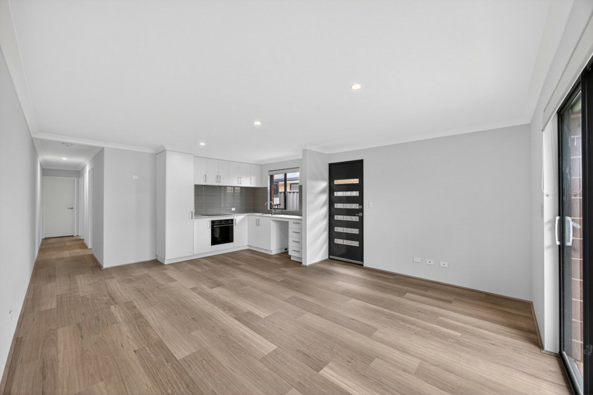 9A Kenton Way — photo from LJ Hooker Mandurah