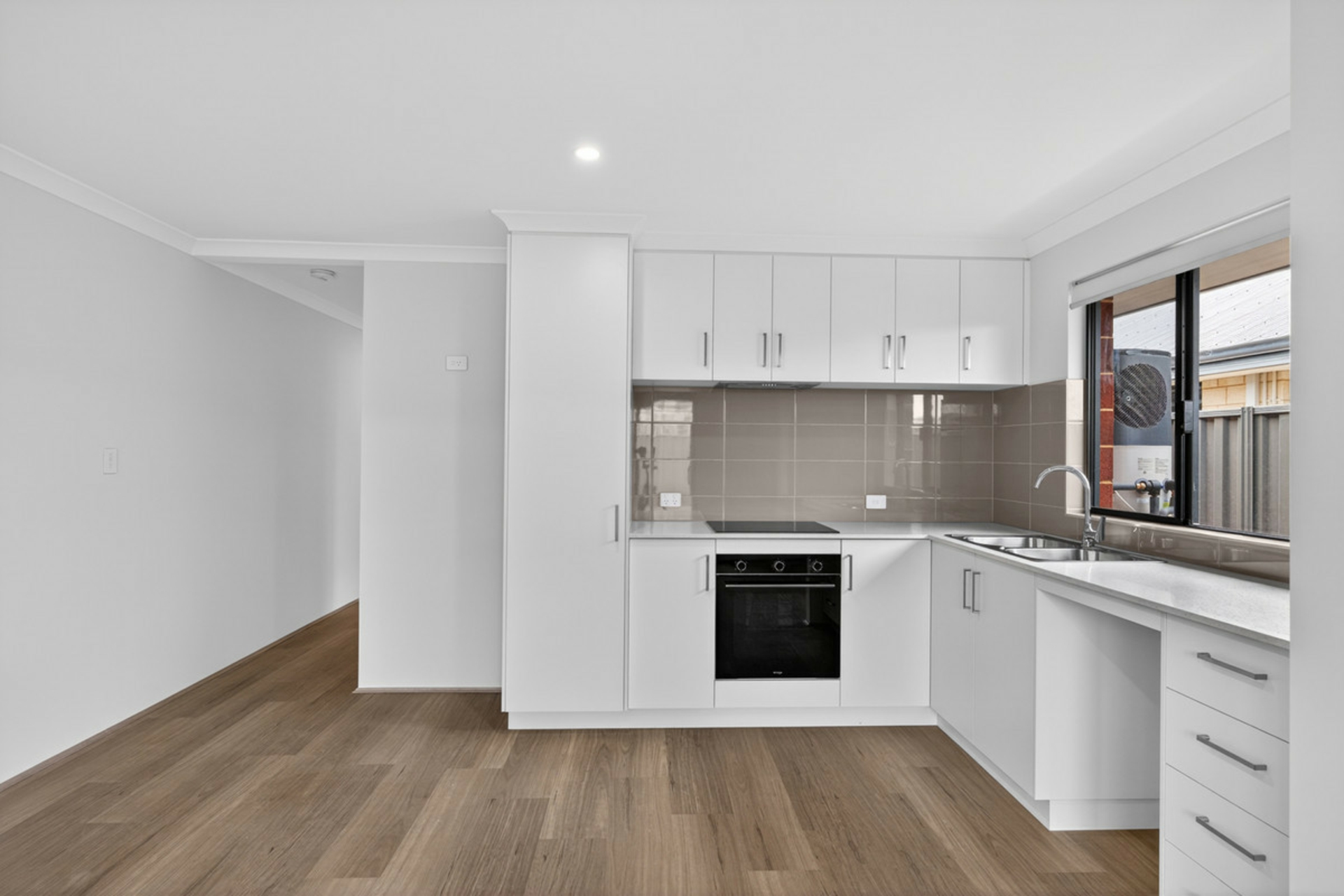 9A Kenton Way — photo 4 of 15