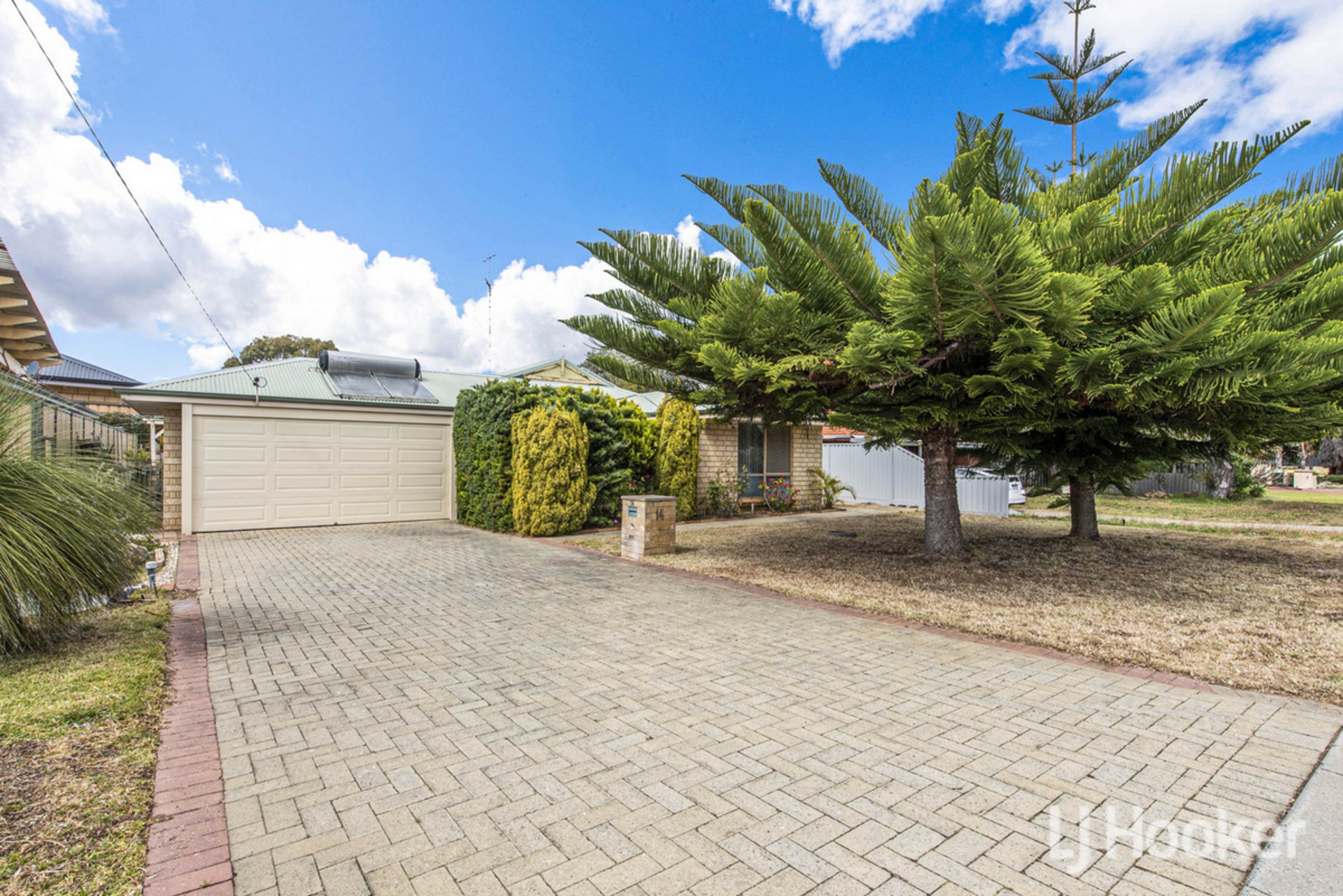 14 Blue Fin Drive — photo from LJ Hooker Mandurah