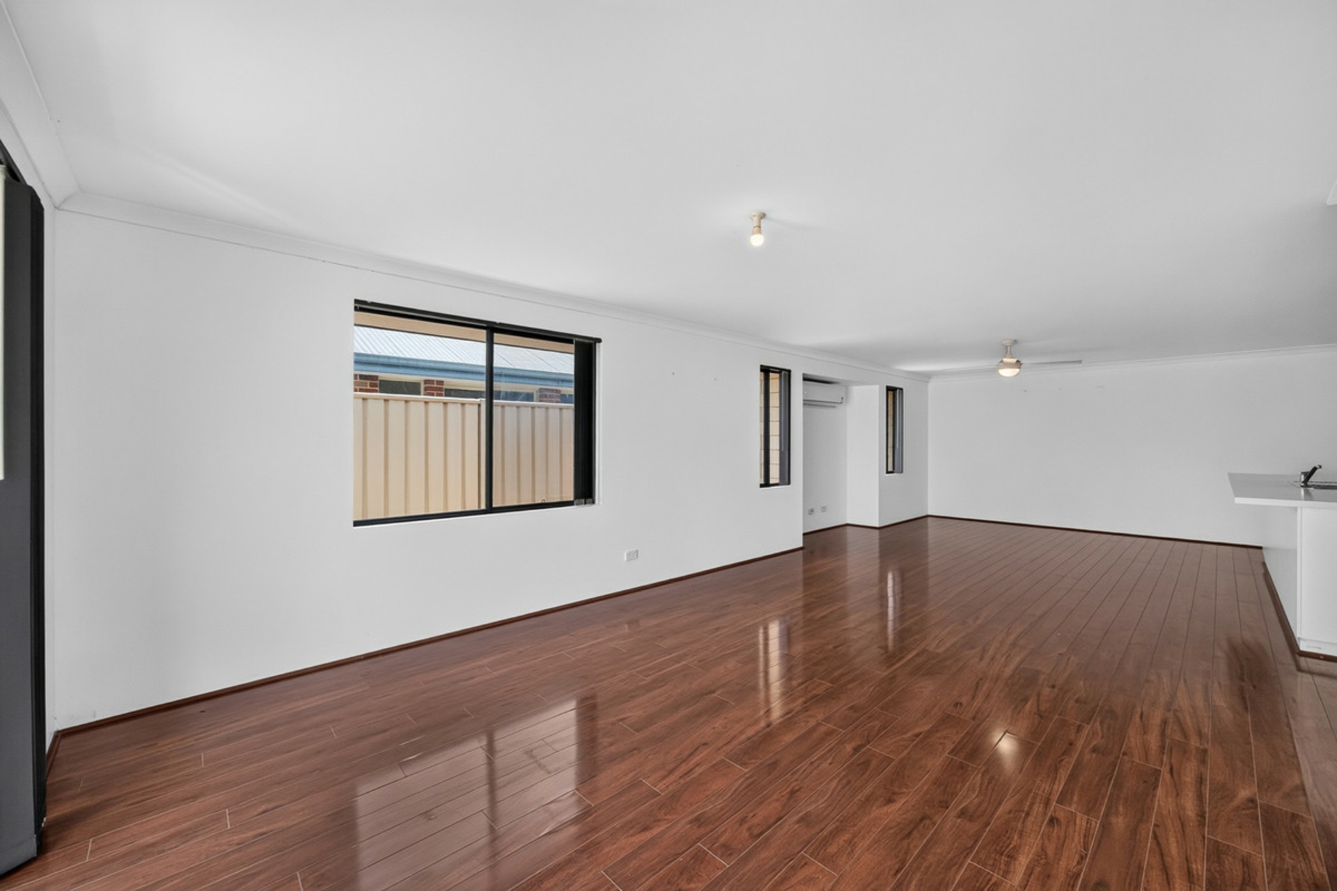 32 Longmeadow Vista — photo 2 of 17