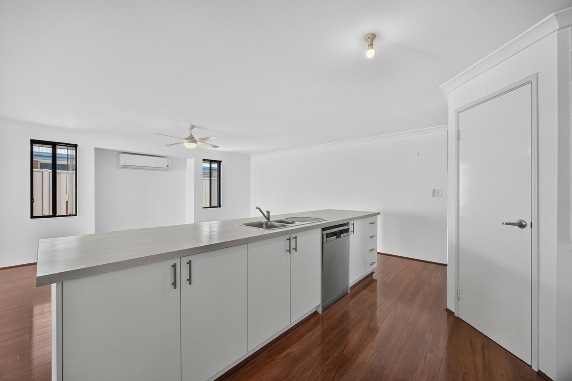 32 Longmeadow Vista — photo 5 of 17