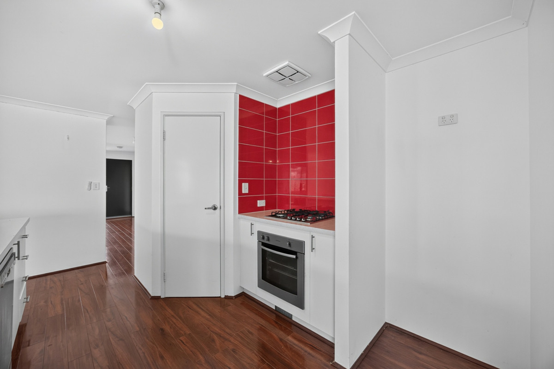 32 Longmeadow Vista — photo 6 of 17