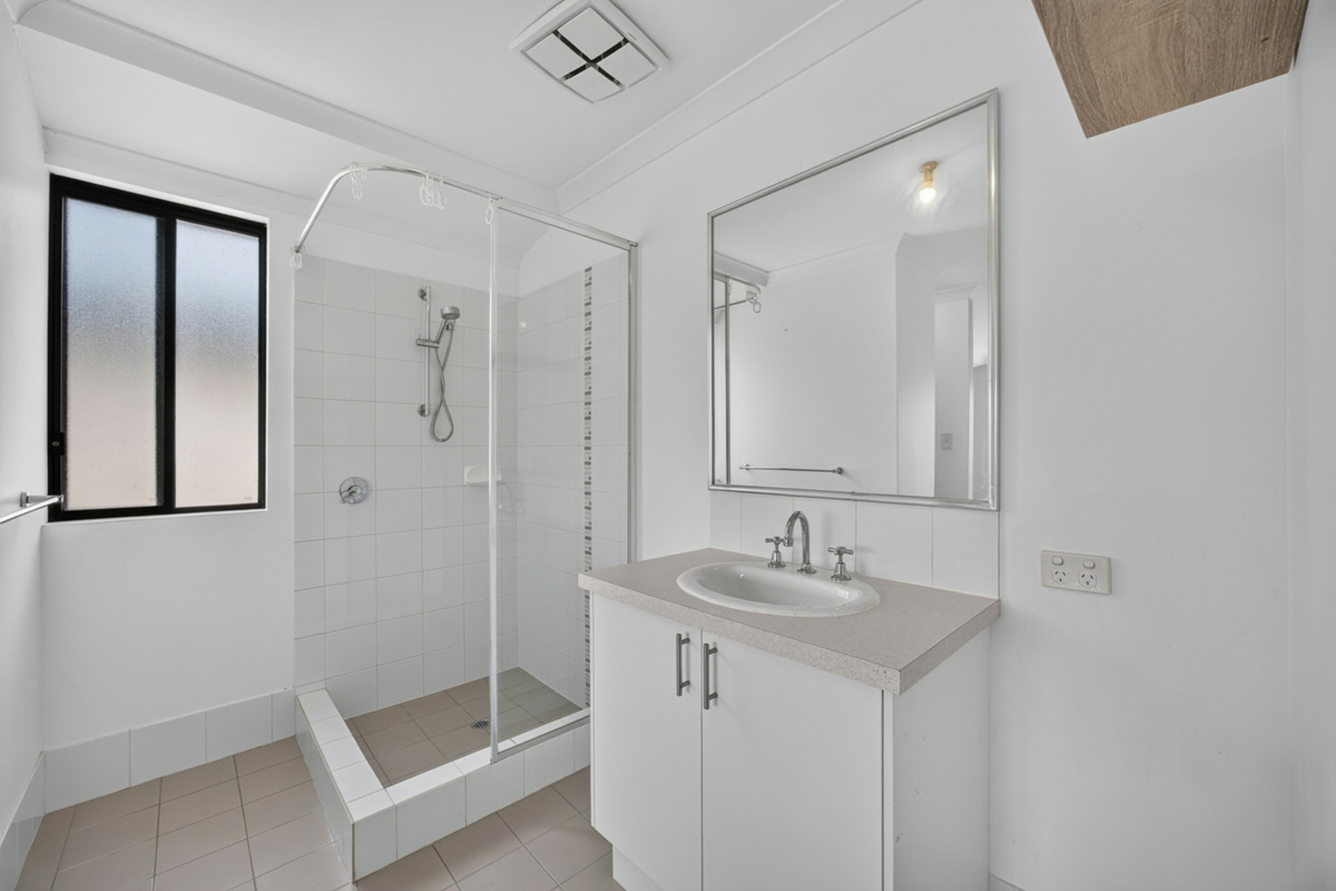 32 Longmeadow Vista — photo 10 of 17
