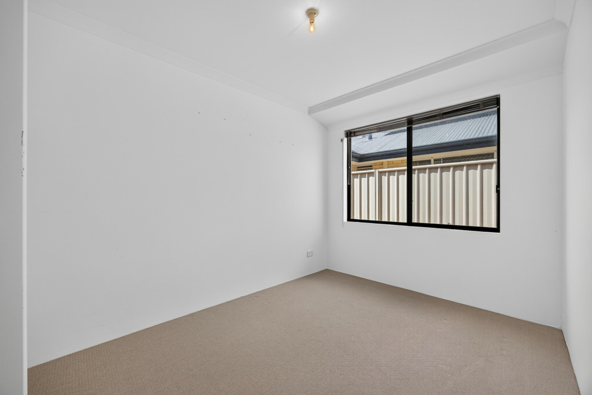 32 Longmeadow Vista — photo 14 of 17
