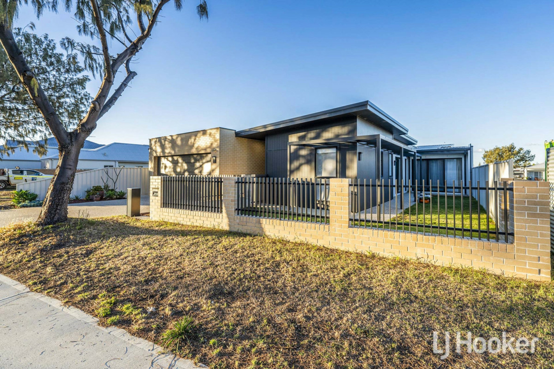 52 Southport Boulevard — photo 11 of 30