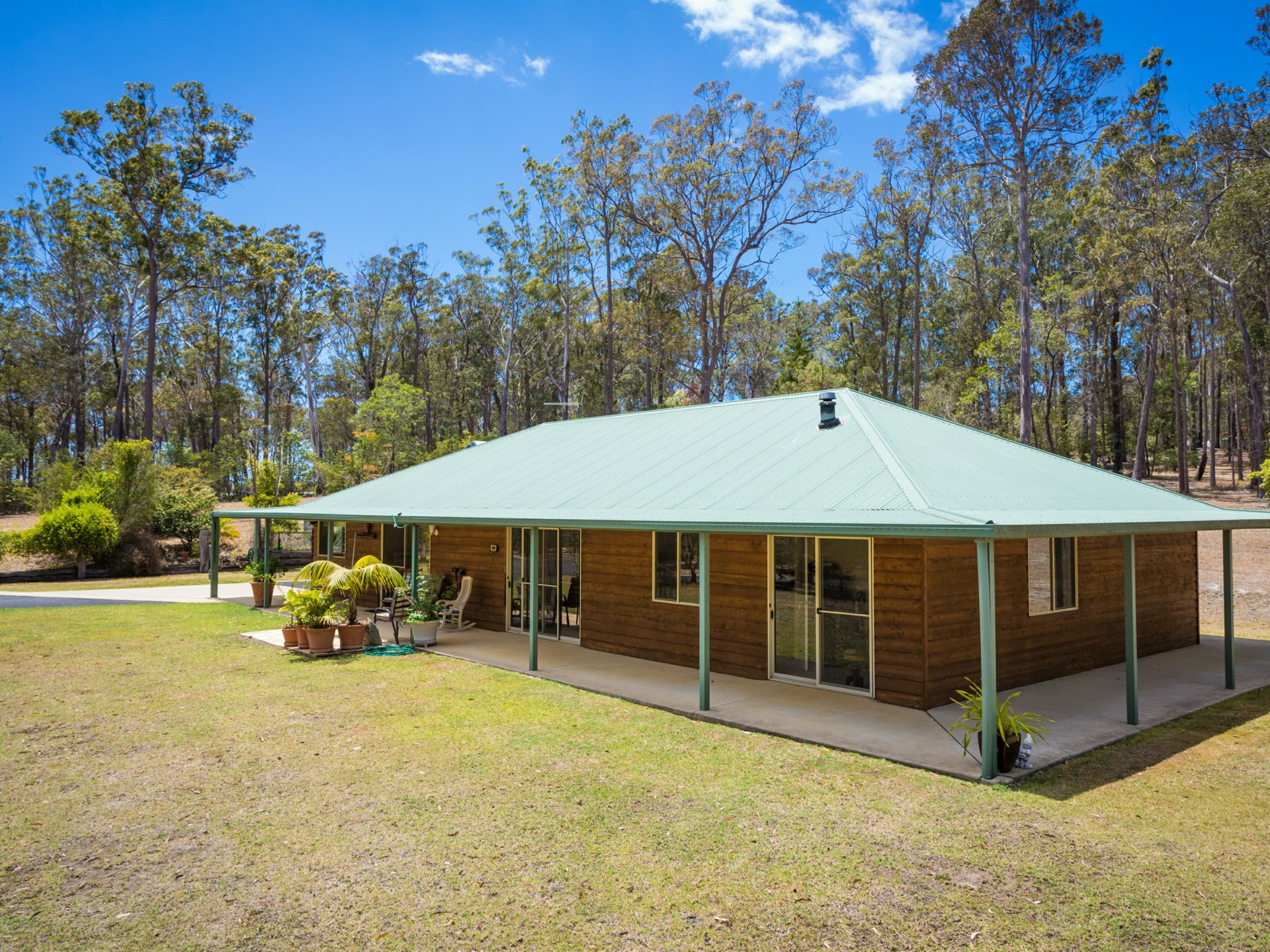 1804 Sapphire Coast Drive, KALARU