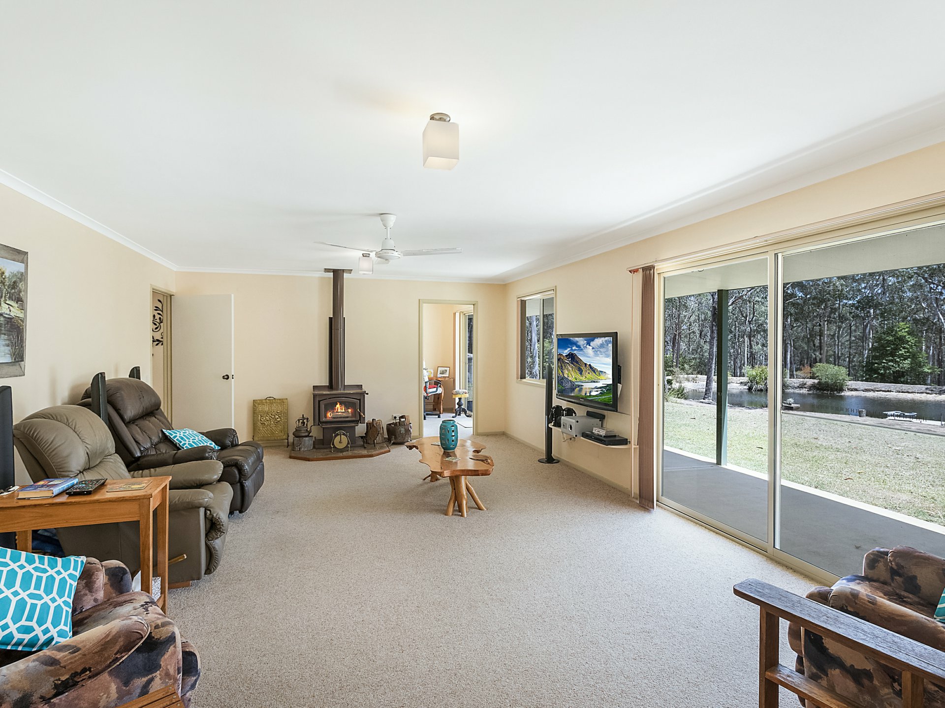 1804 Sapphire Coast Drive, KALARU