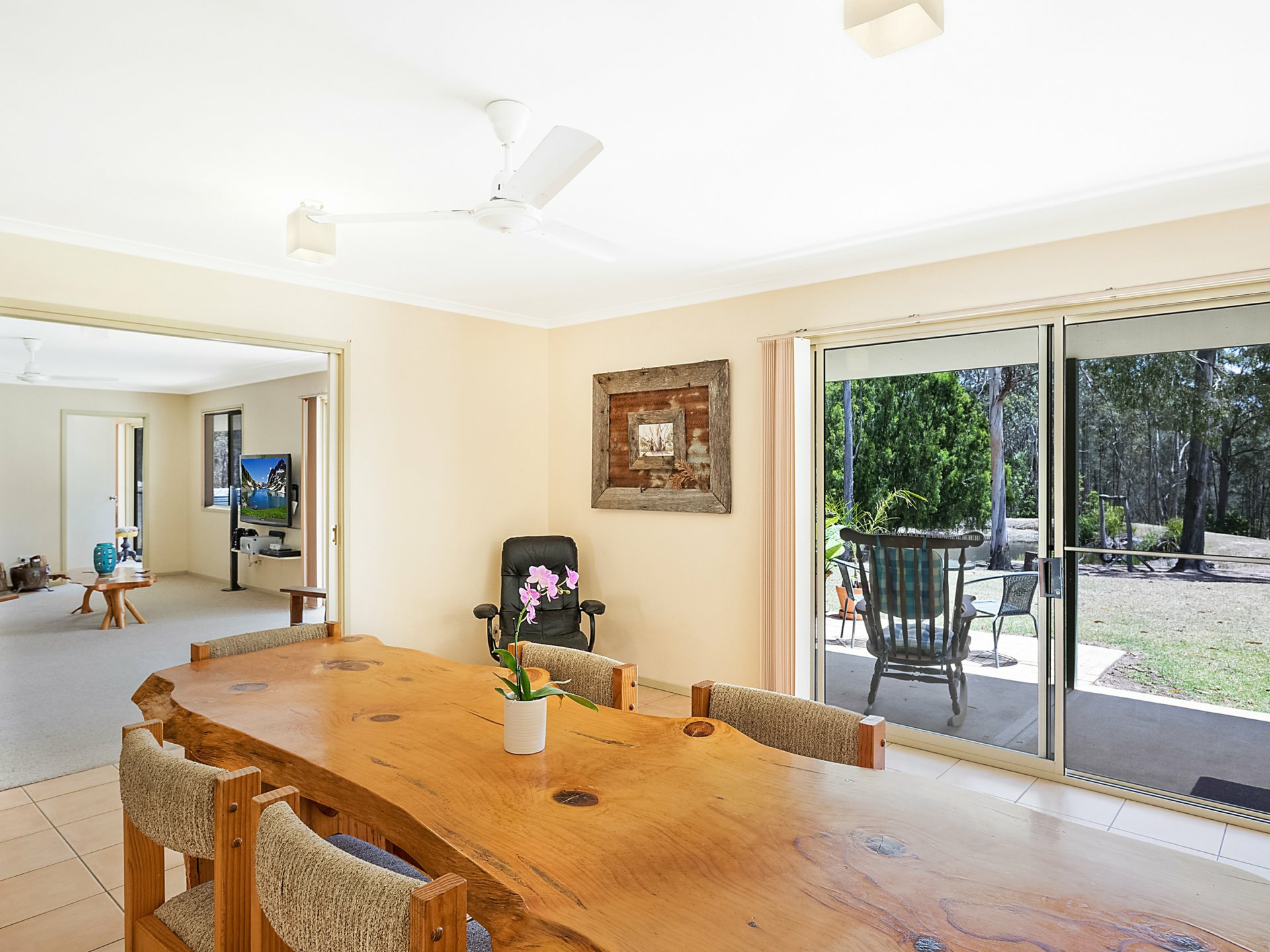 1804 Sapphire Coast Drive, KALARU