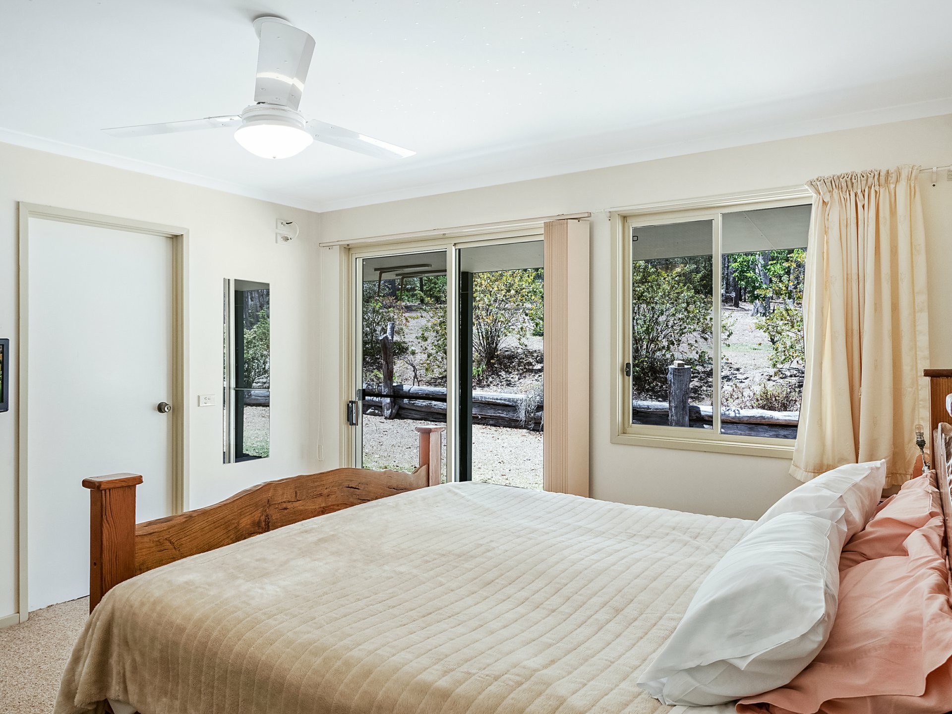 1804 Sapphire Coast Drive, KALARU