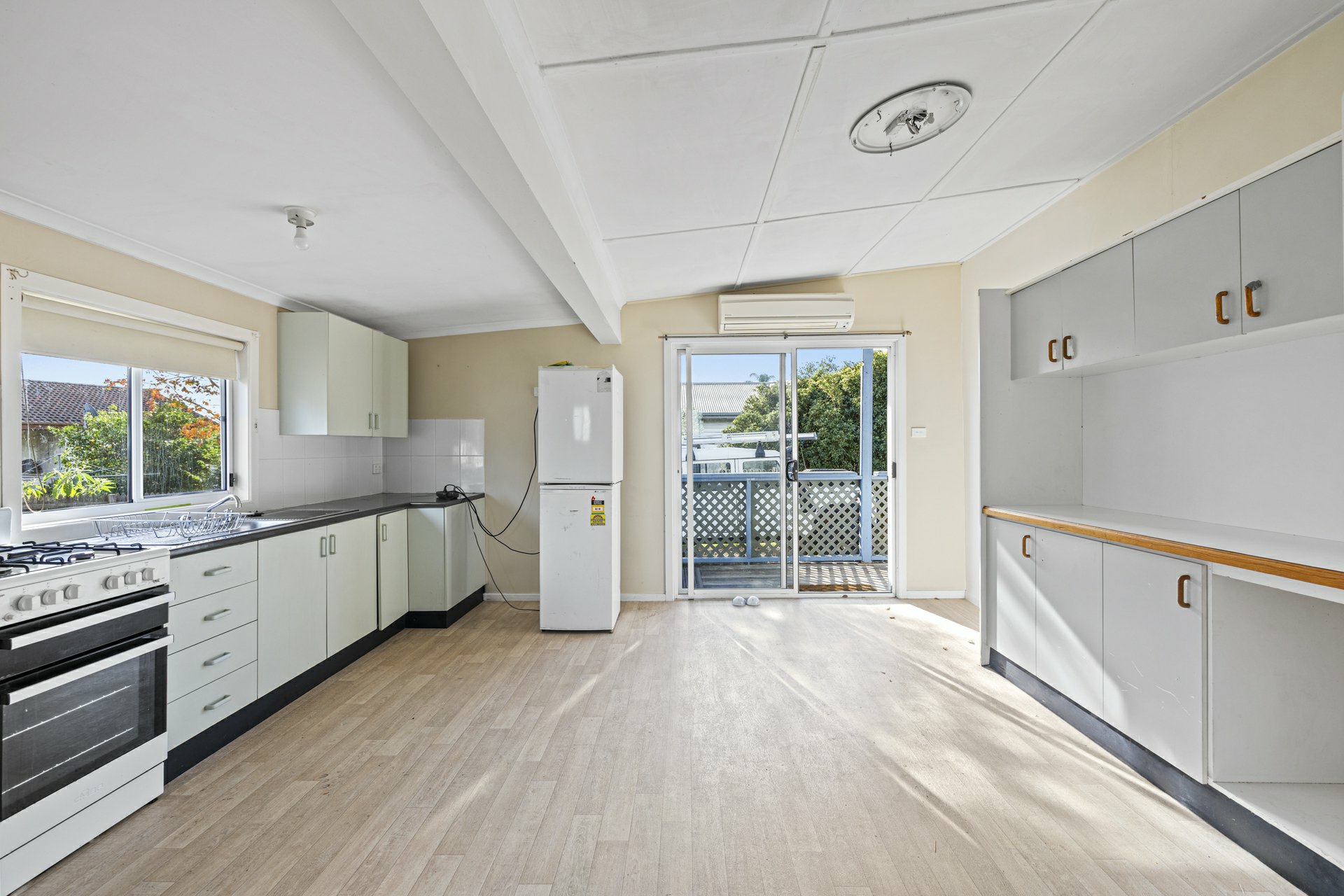 255 Newtown Road — photo 10 of 21
