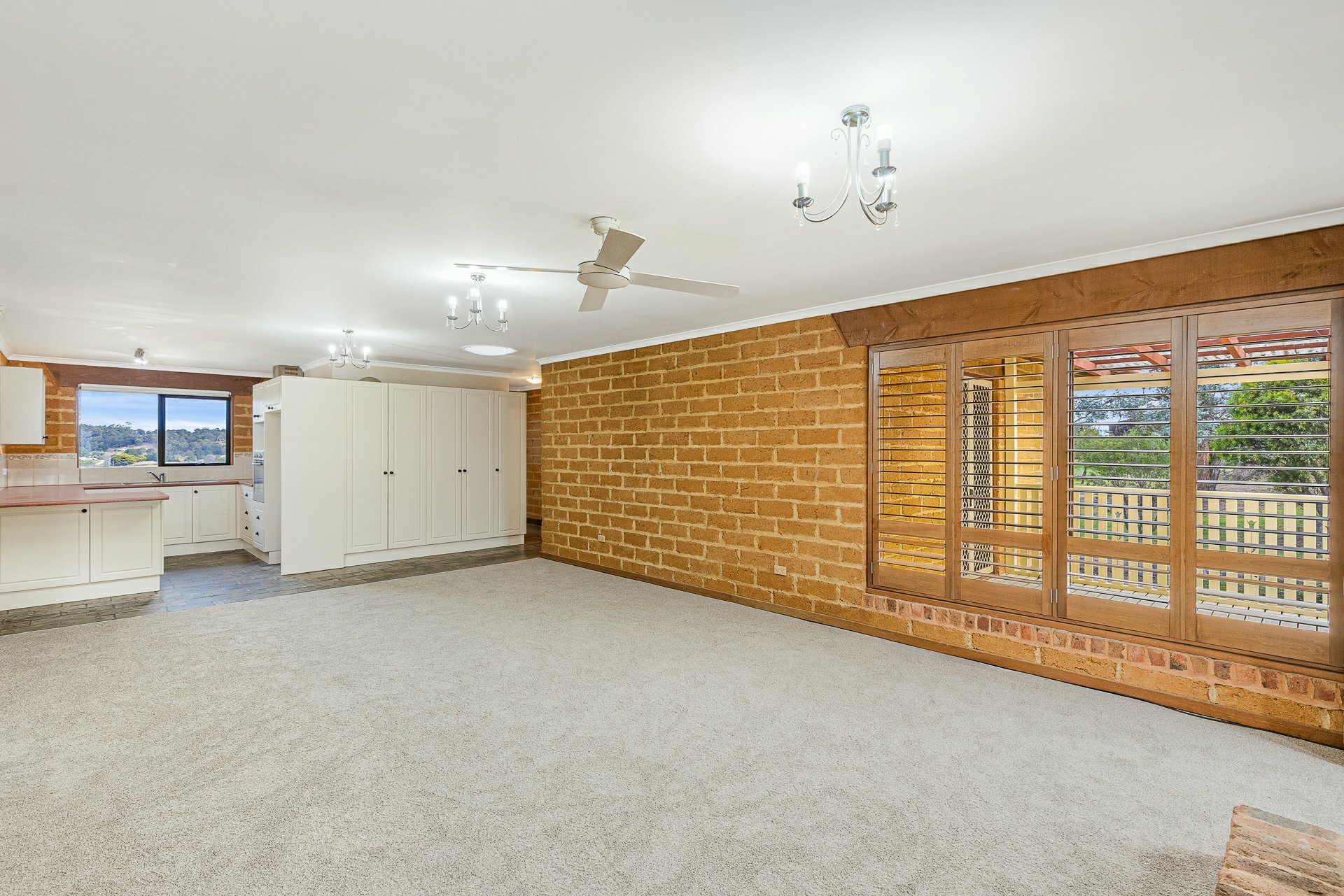 55 Finucanes Lane — photo 3 of 22