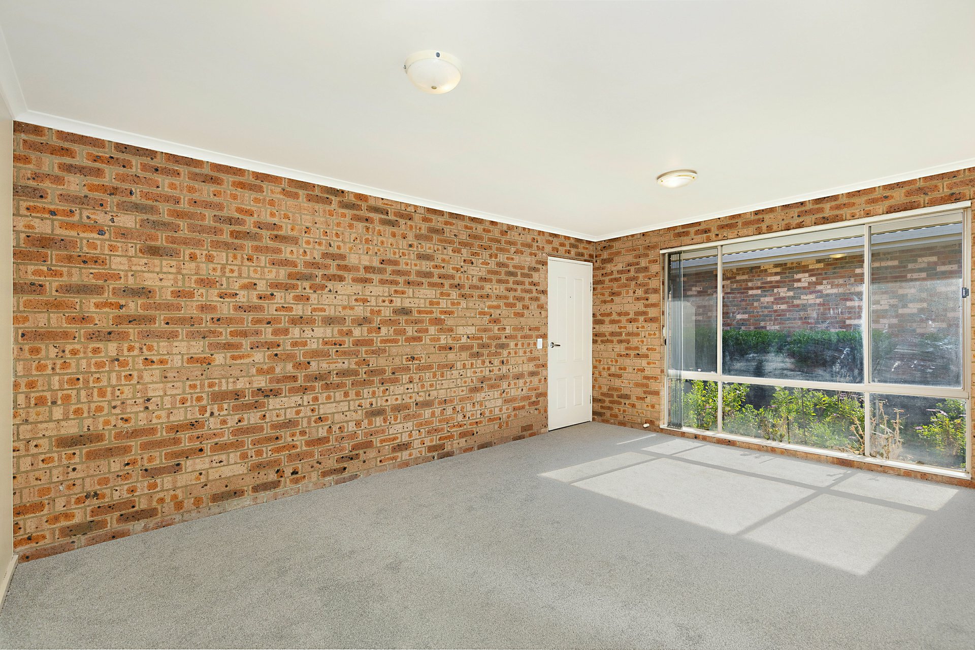 6/16-18 Little Bega Street — photo 3 of 14