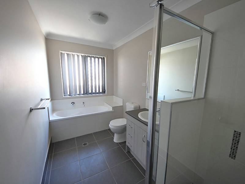 Unit 1/11 Mistral Crescent, GRIFFIN