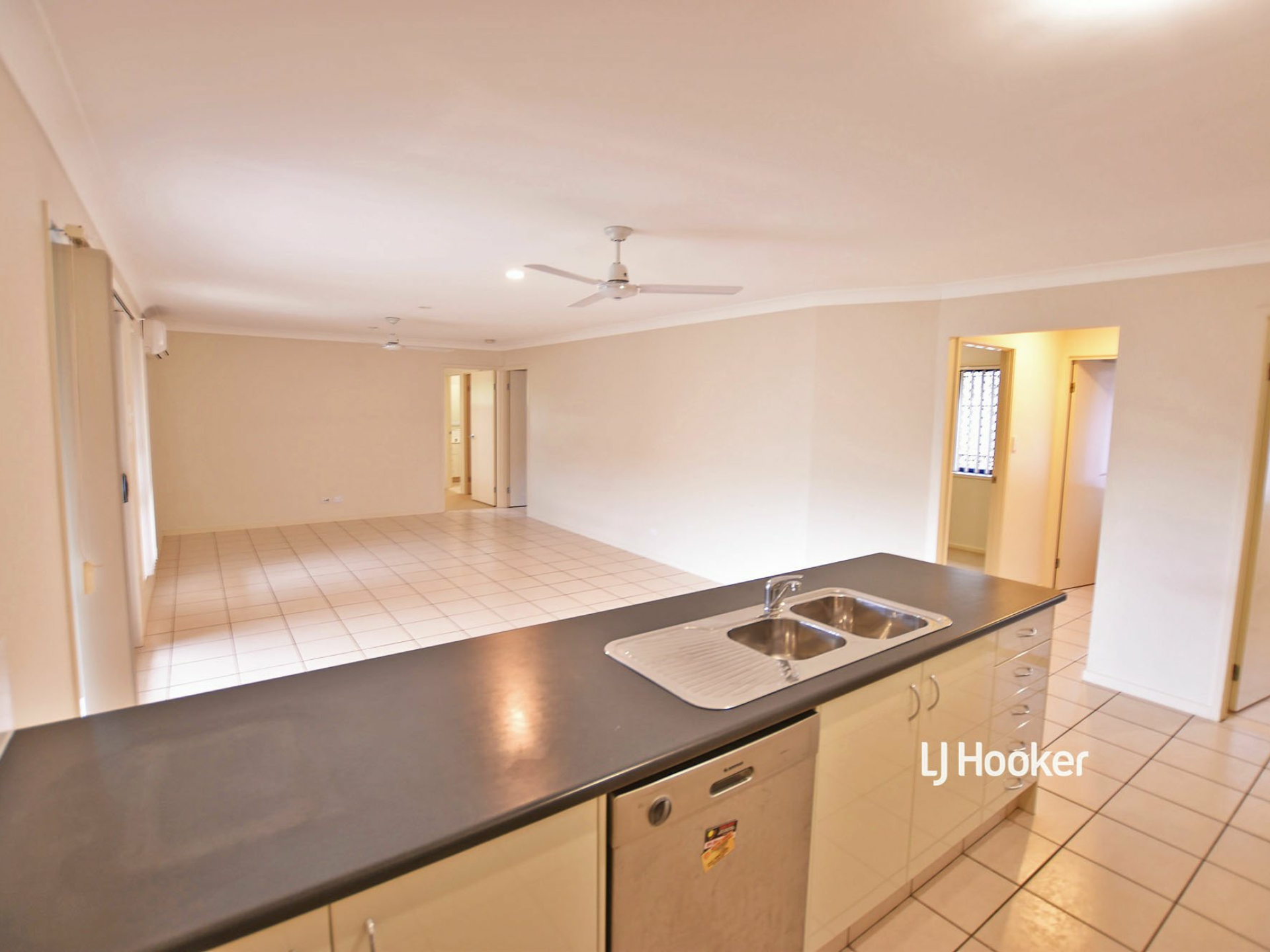 11 Aretha Lane, NARANGBA