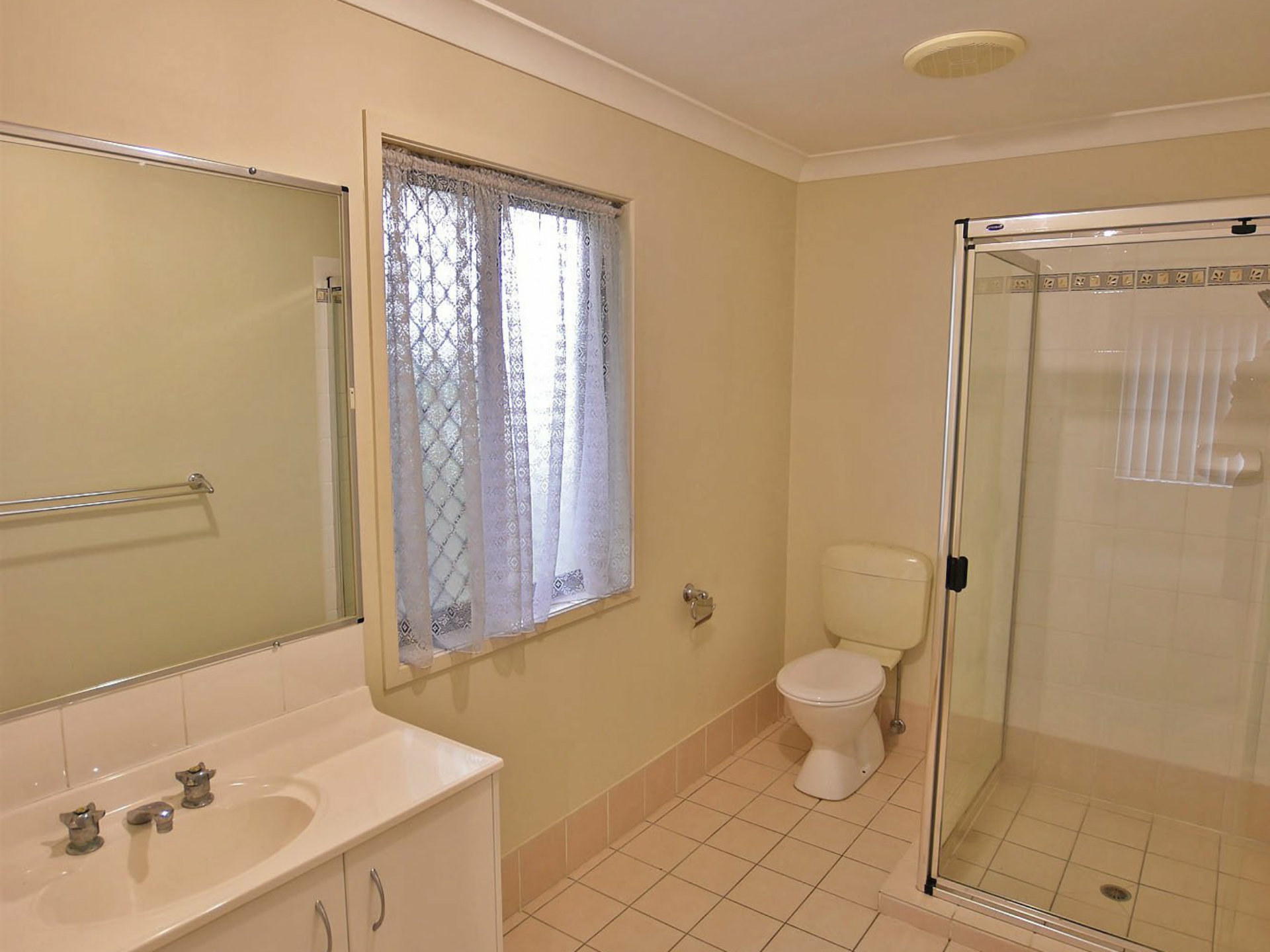 11 Aretha Lane, NARANGBA
