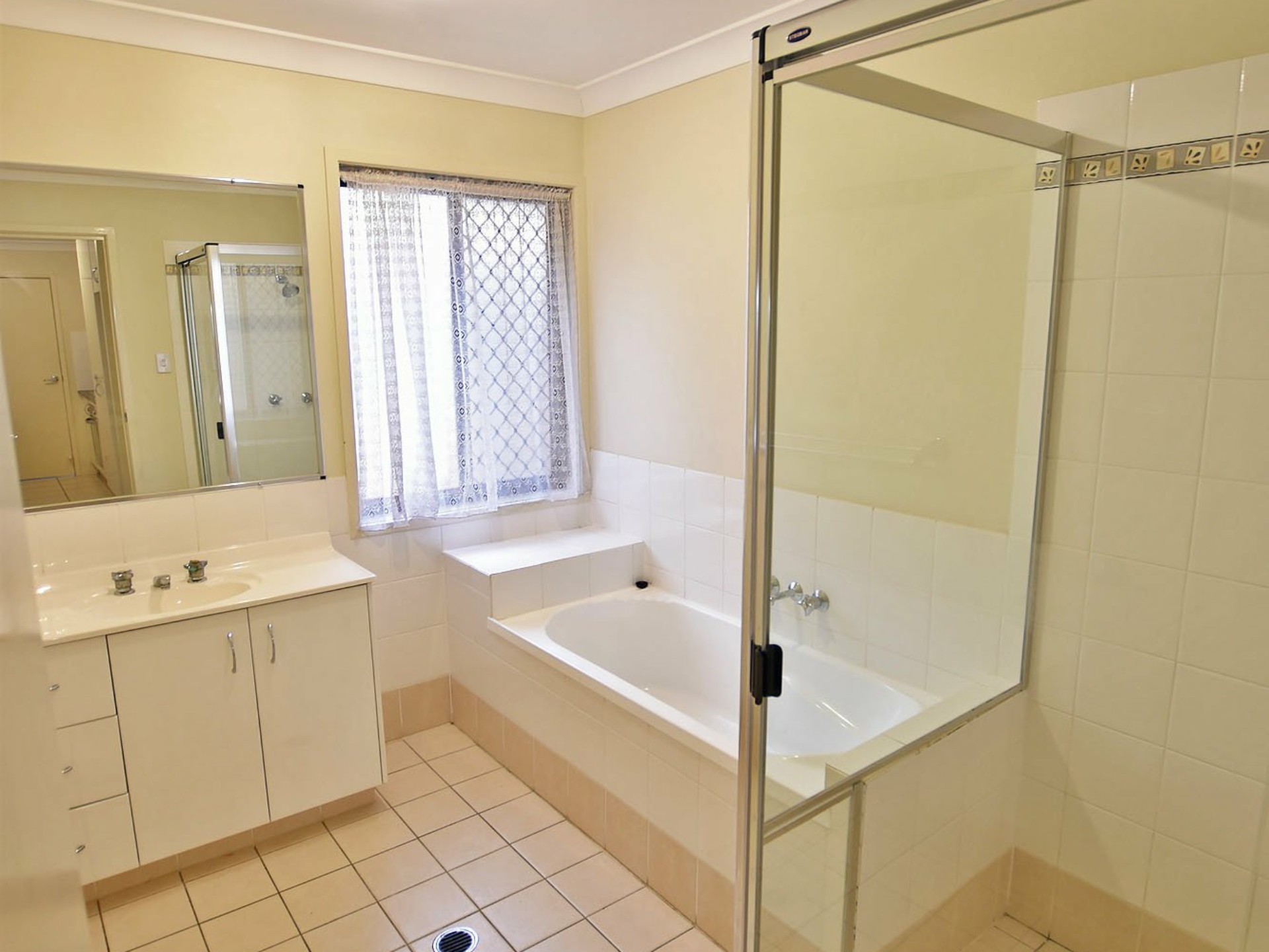 11 Aretha Lane, NARANGBA
